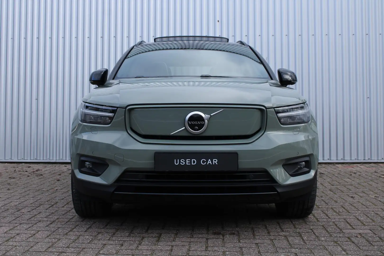 Volvo XC40 Recharge P8 AWD R-Design | Panorama dak| Leder int Vert - 2