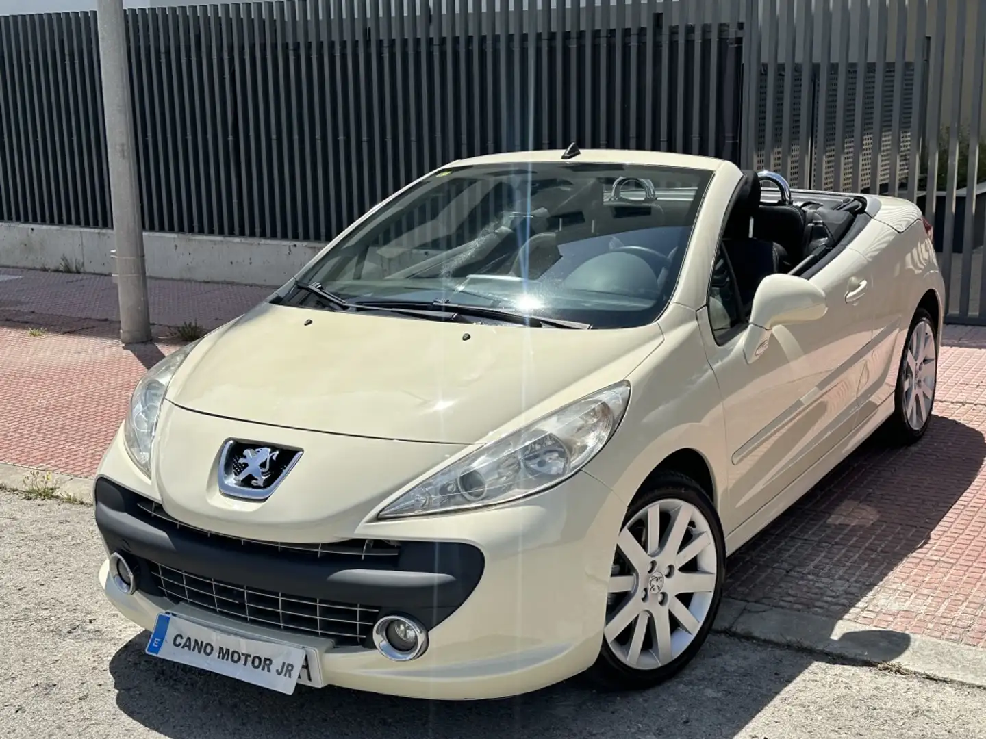 Peugeot 207 CC 1.6HDI FAP Sport 110 Blanc - 2