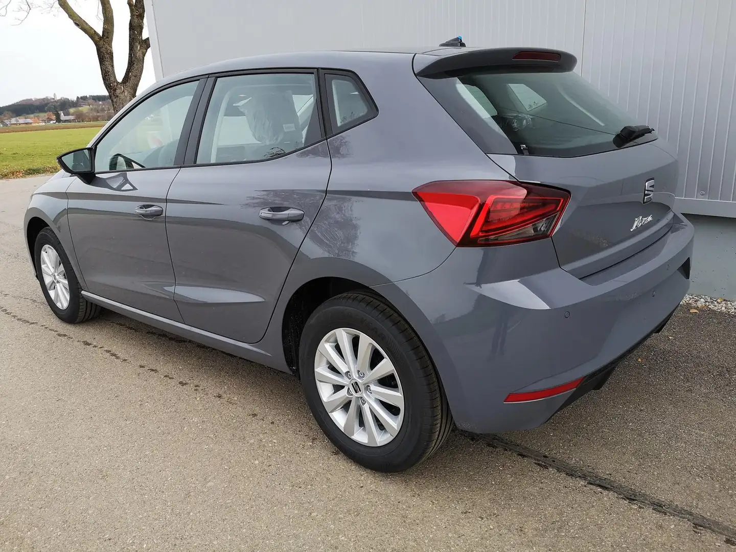 SEAT Ibiza Reference 1,0MPi APP Sunset LED 59 kW (80 PS), ... Gris - 2