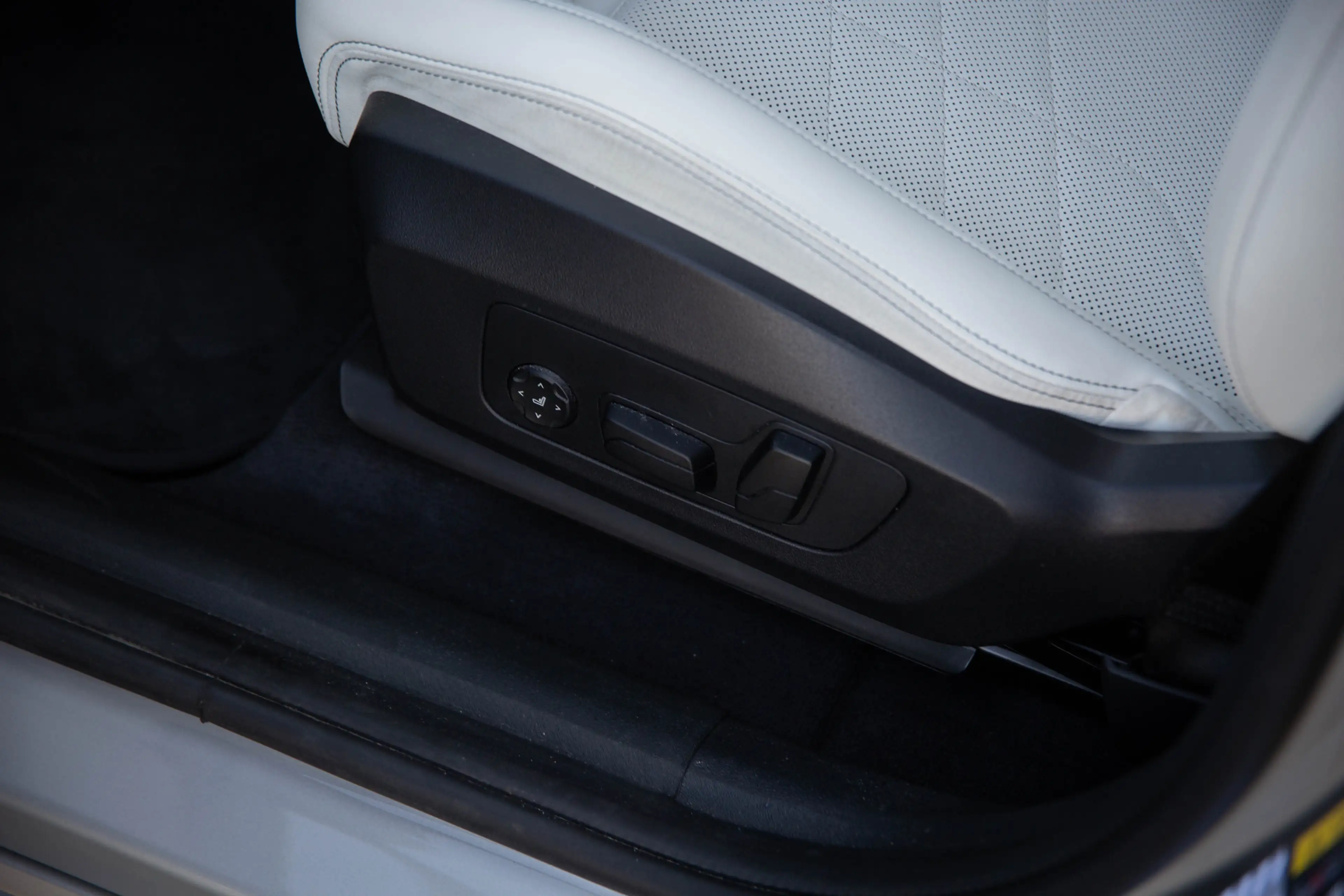 BMW X1 xDrive25e M-sport , Trekhaak, Panoramadak, Harman — photo 4