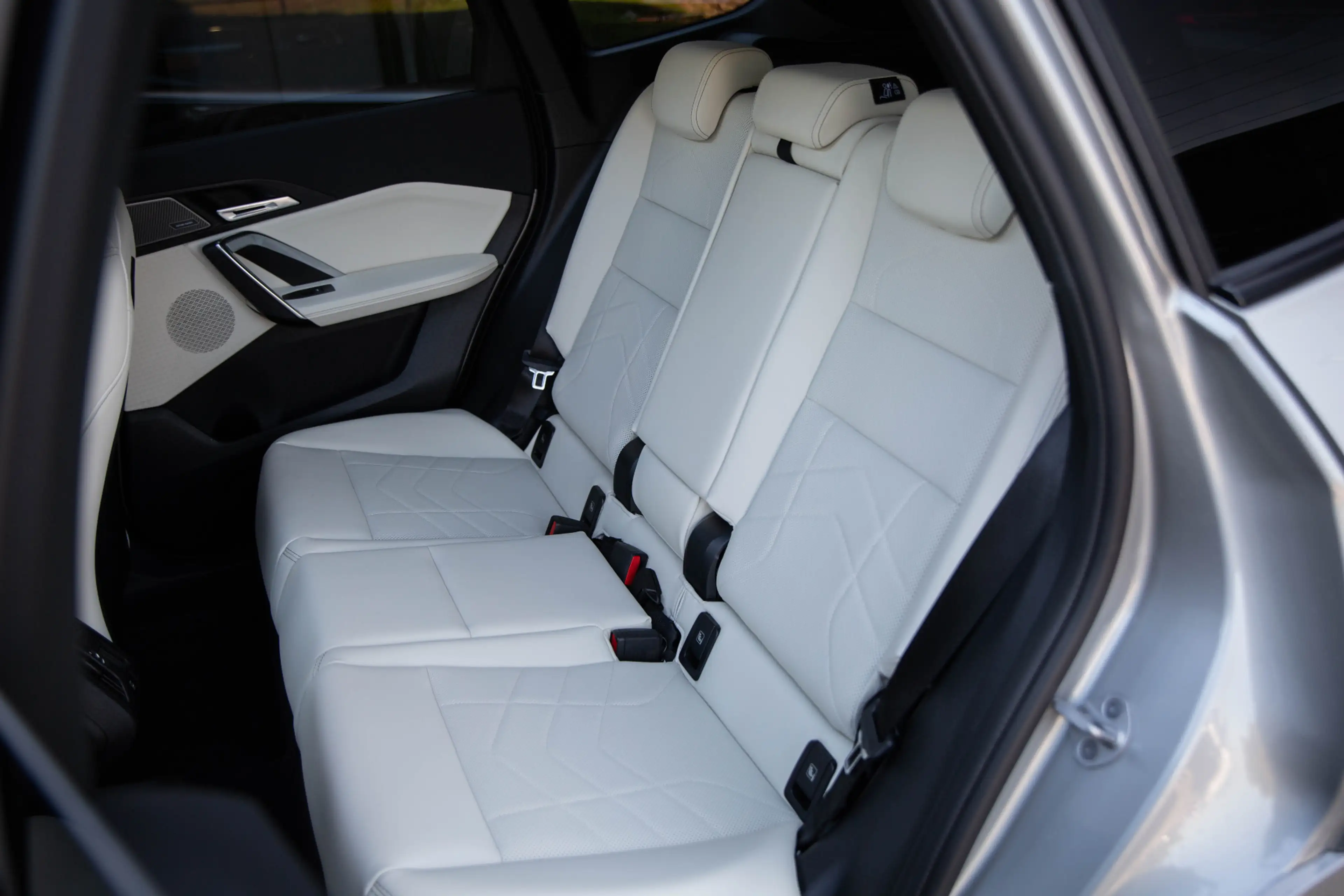 BMW X1 xDrive25e M-sport , Trekhaak, Panoramadak, Harman — photo 11