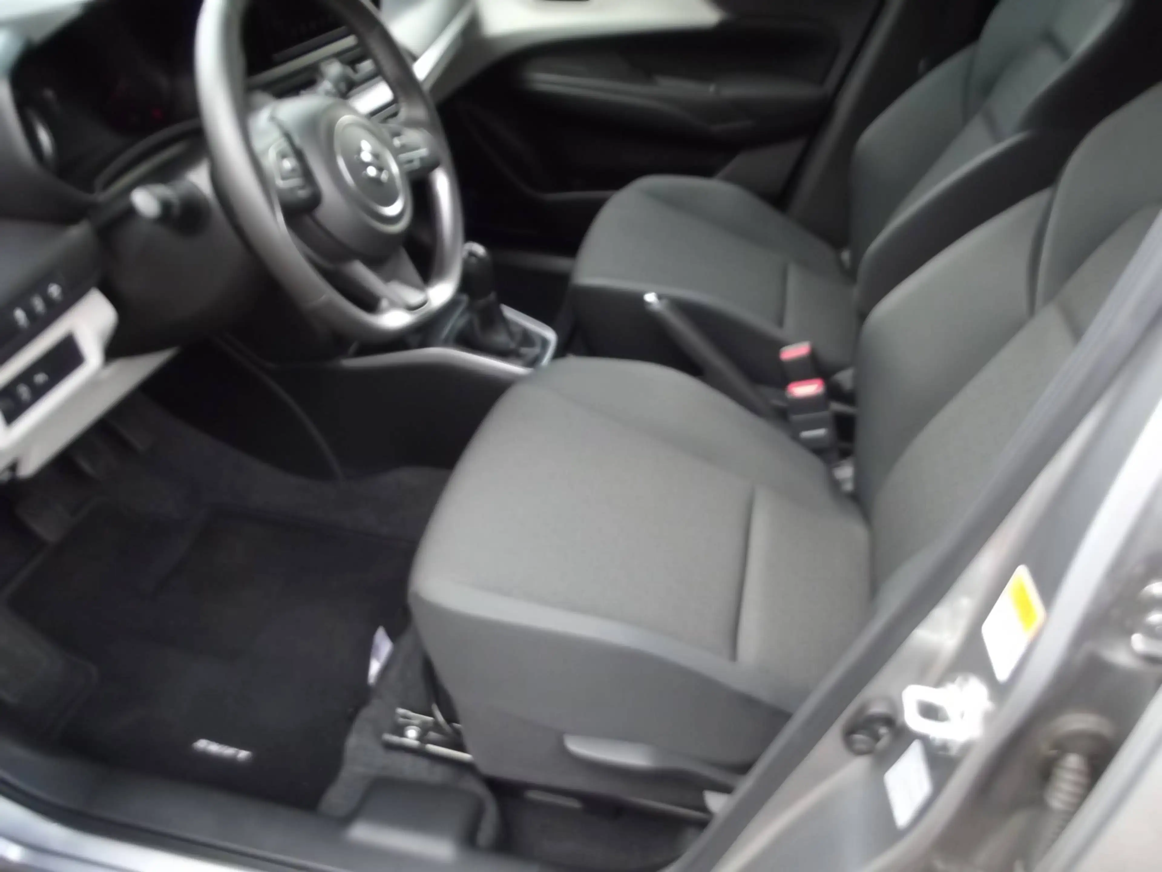 Suzuki Swift Swift 1.2 Dualjet Hybrid MT Comfort + — photo 9
