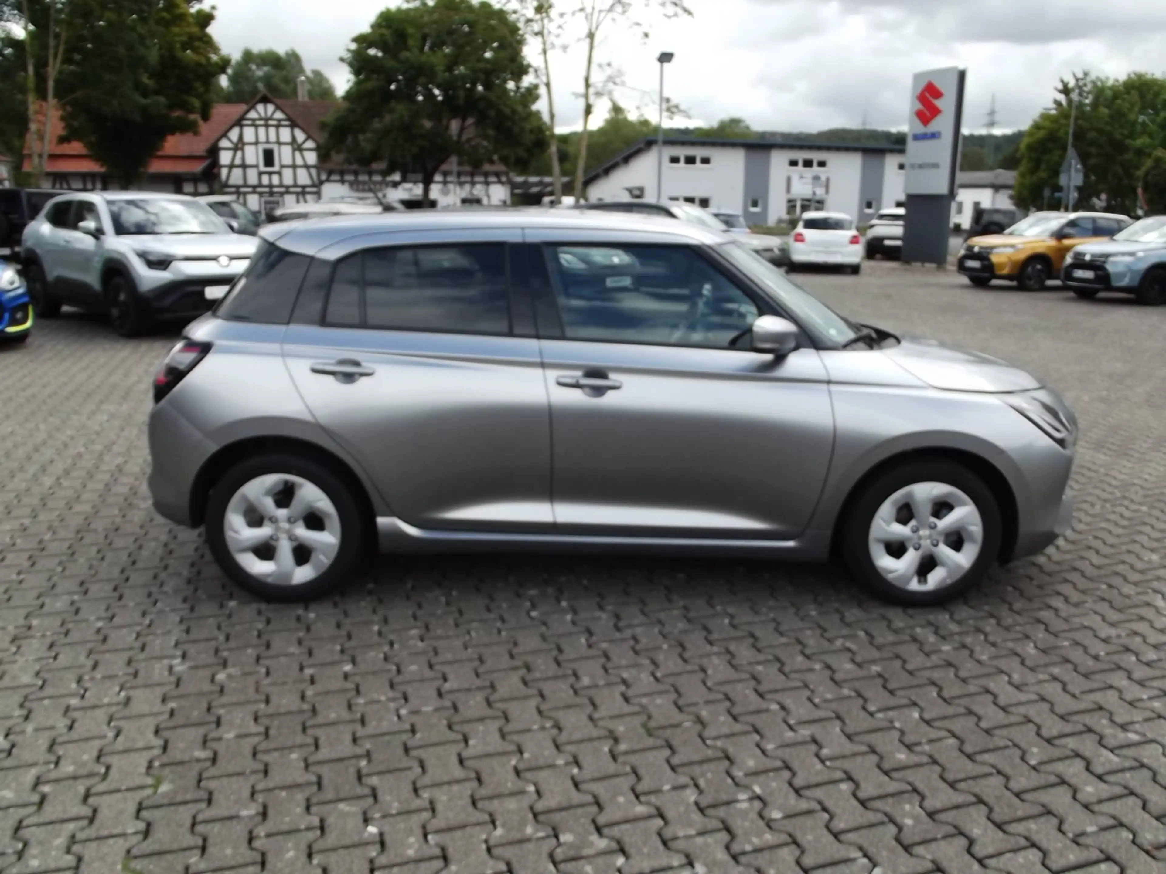 Suzuki Swift Swift 1.2 Dualjet Hybrid MT Comfort + — photo 3