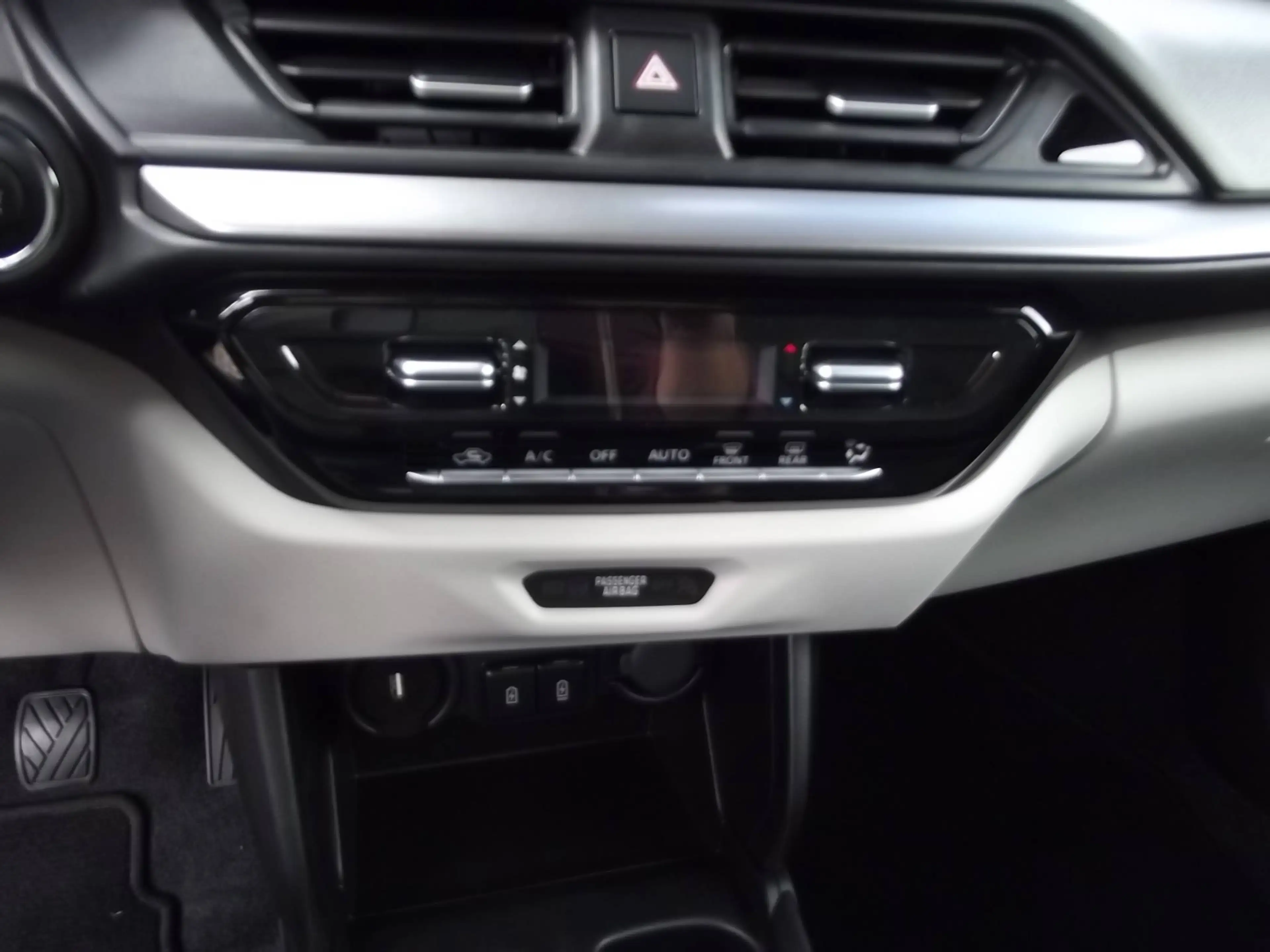 Suzuki Swift Swift 1.2 Dualjet Hybrid MT Comfort + — photo 11