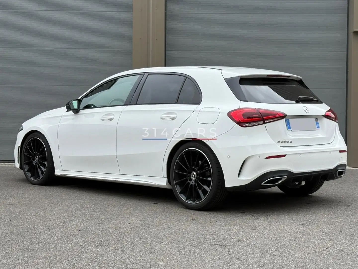 Mercedes-Benz A 200 A200d BV AMG Line Blanc - 2