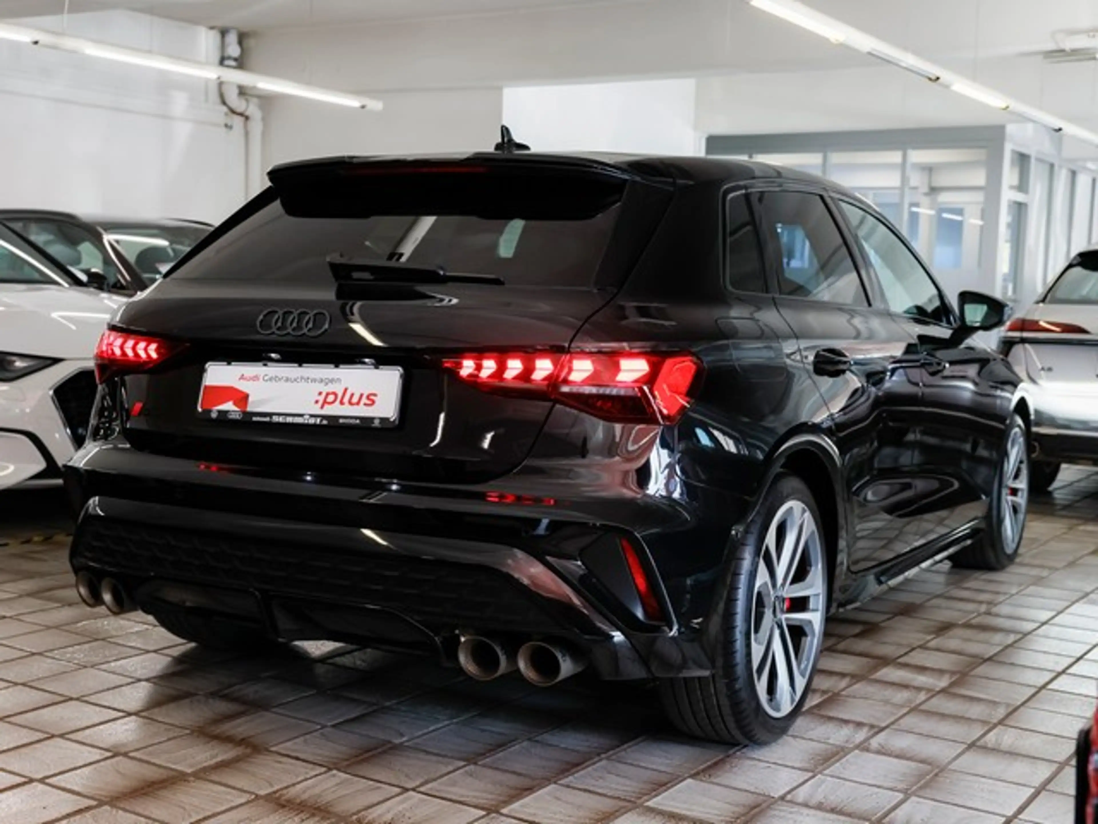 Audi S3 Sportback Akrapovic LED GRA SHZ Navi+ Kamera — photo 2