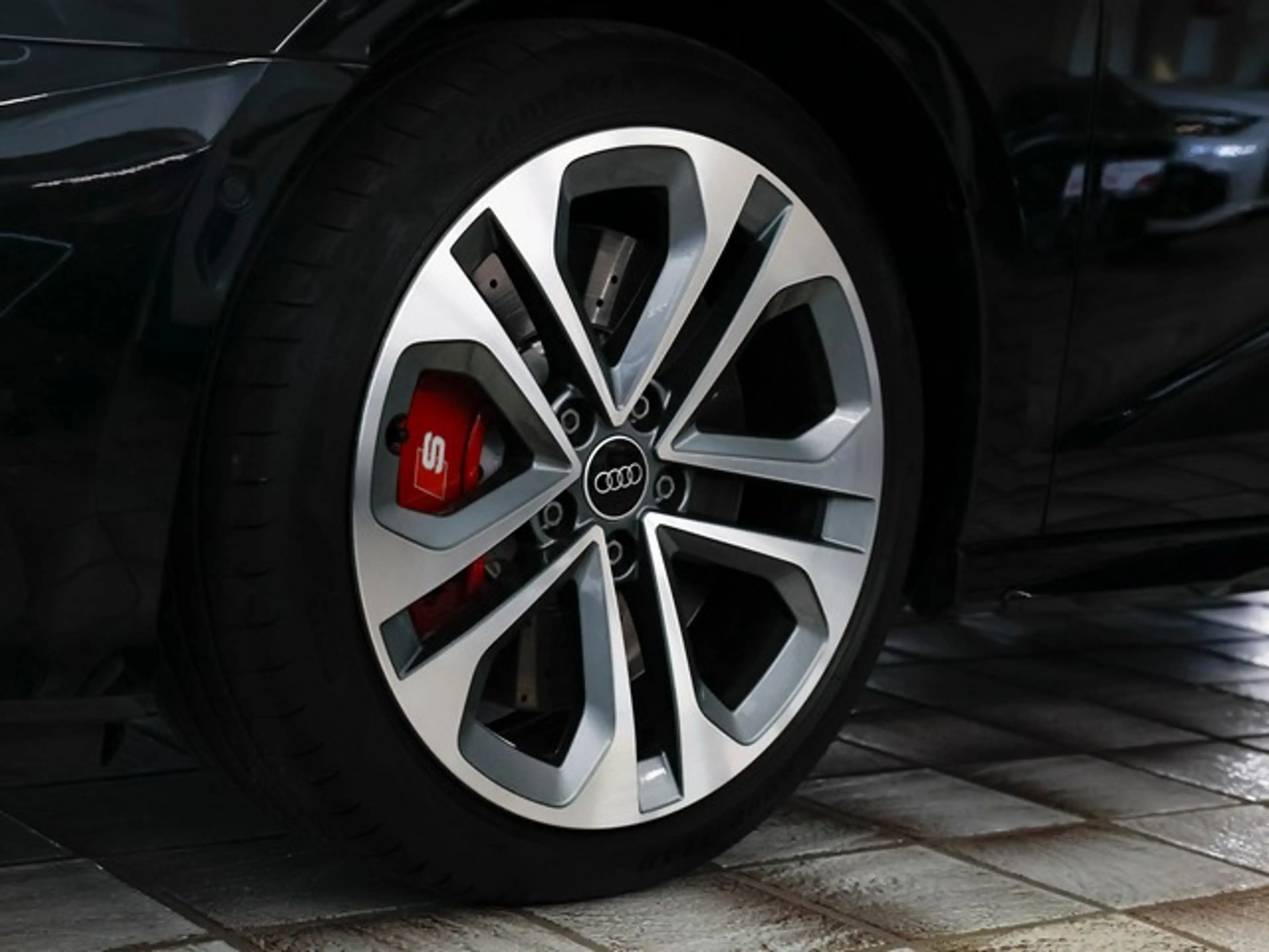 Audi S3 Sportback Akrapovic LED GRA SHZ Navi+ Kamera — photo 9