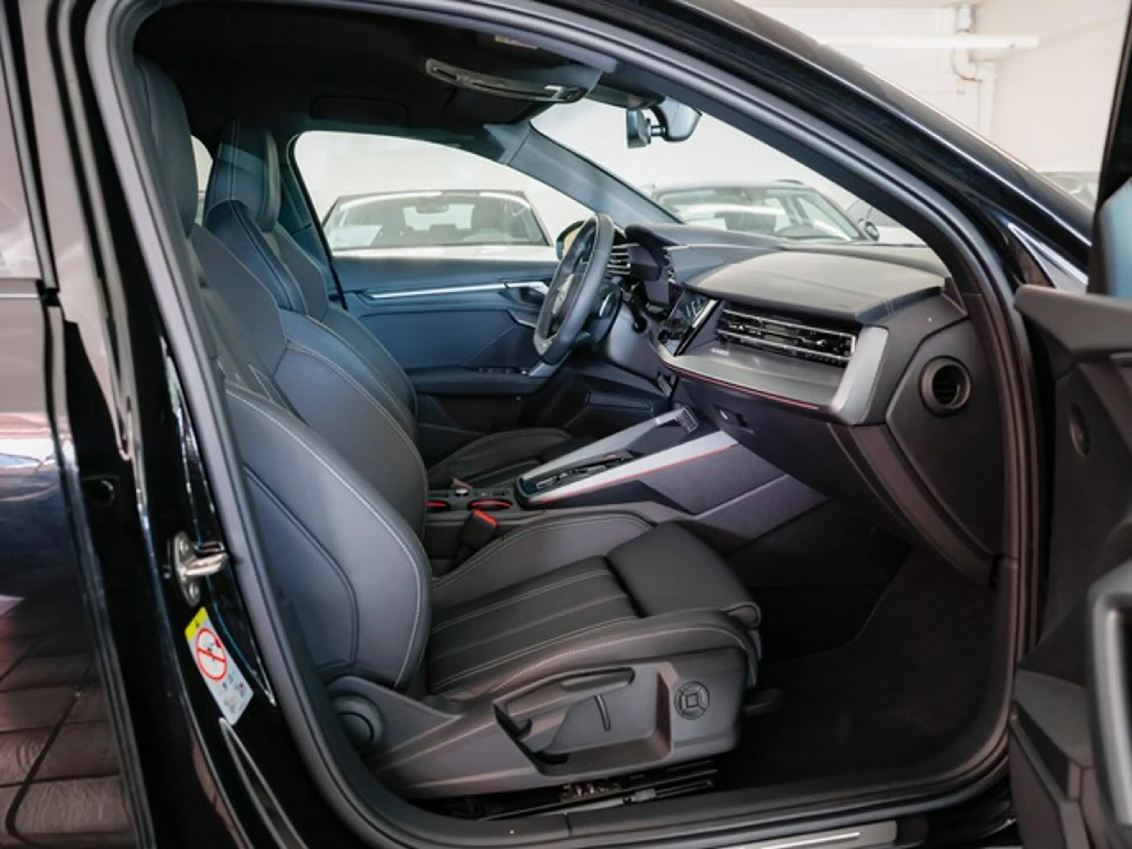 Audi S3 Sportback Akrapovic LED GRA SHZ Navi+ Kamera — photo 5