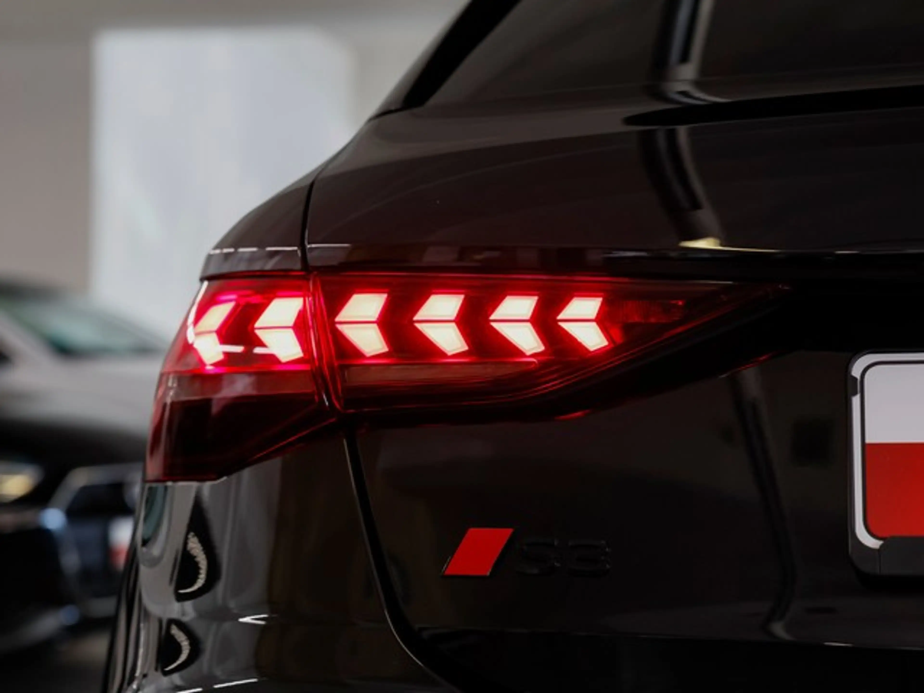 Audi S3 Sportback Akrapovic LED GRA SHZ Navi+ Kamera — photo 12
