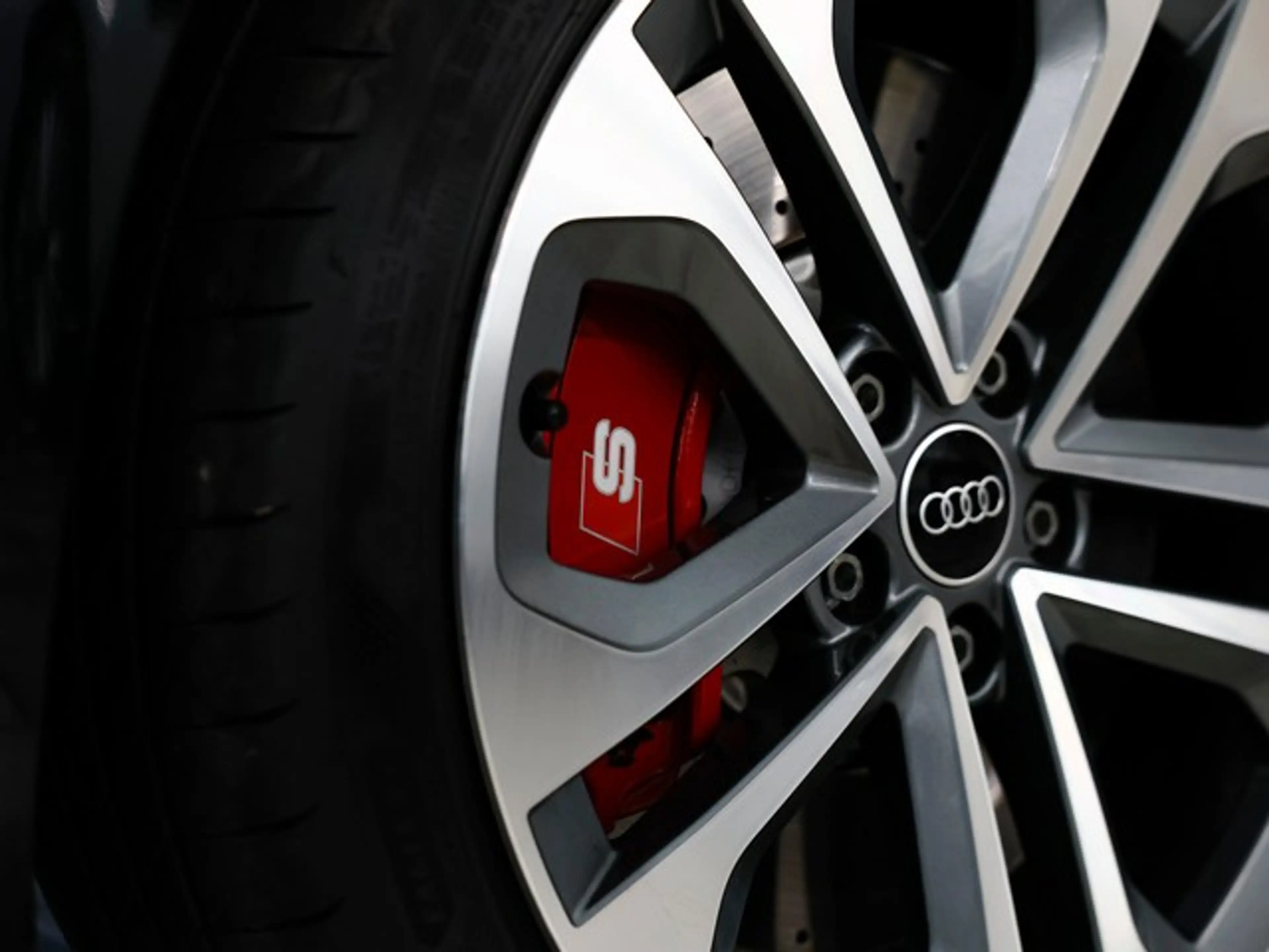 Audi S3 Sportback Akrapovic LED GRA SHZ Navi+ Kamera — photo 10