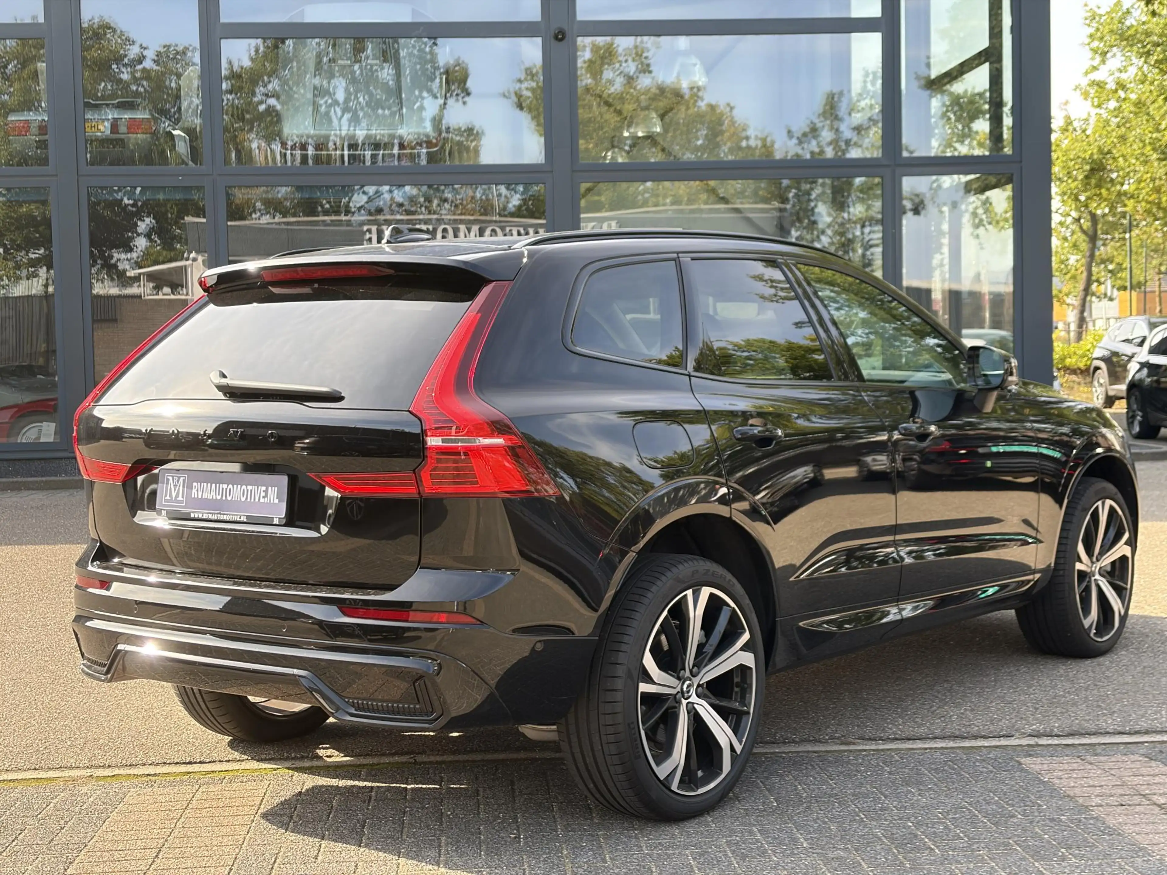 Volvo XC60 2.0 T8 Plug-in hybrid AWD Plus Dark VAN: 52.900,- — photo 10