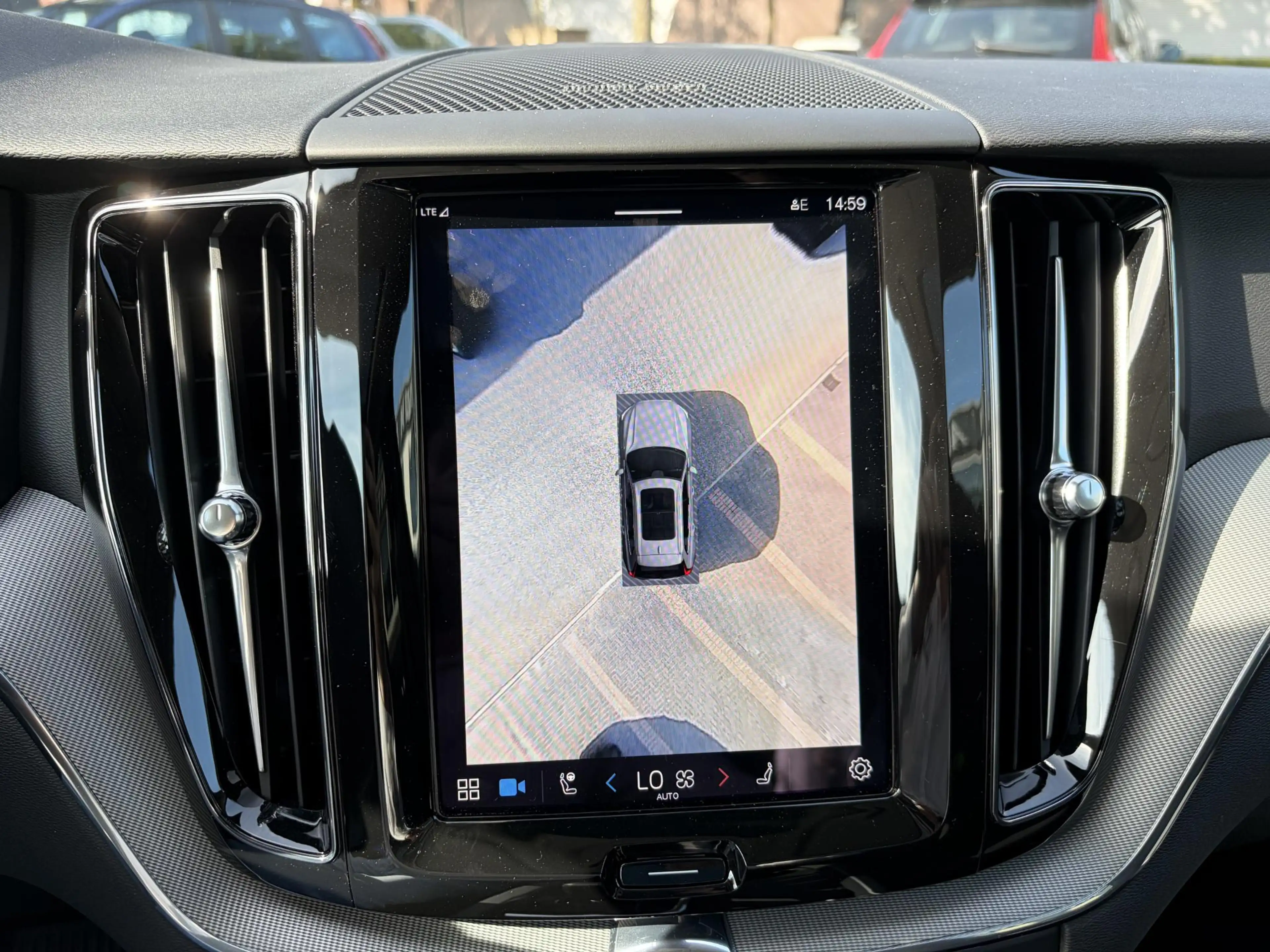 Volvo XC60 2.0 T8 Plug-in hybrid AWD Plus Dark VAN: 52.900,- — photo 6