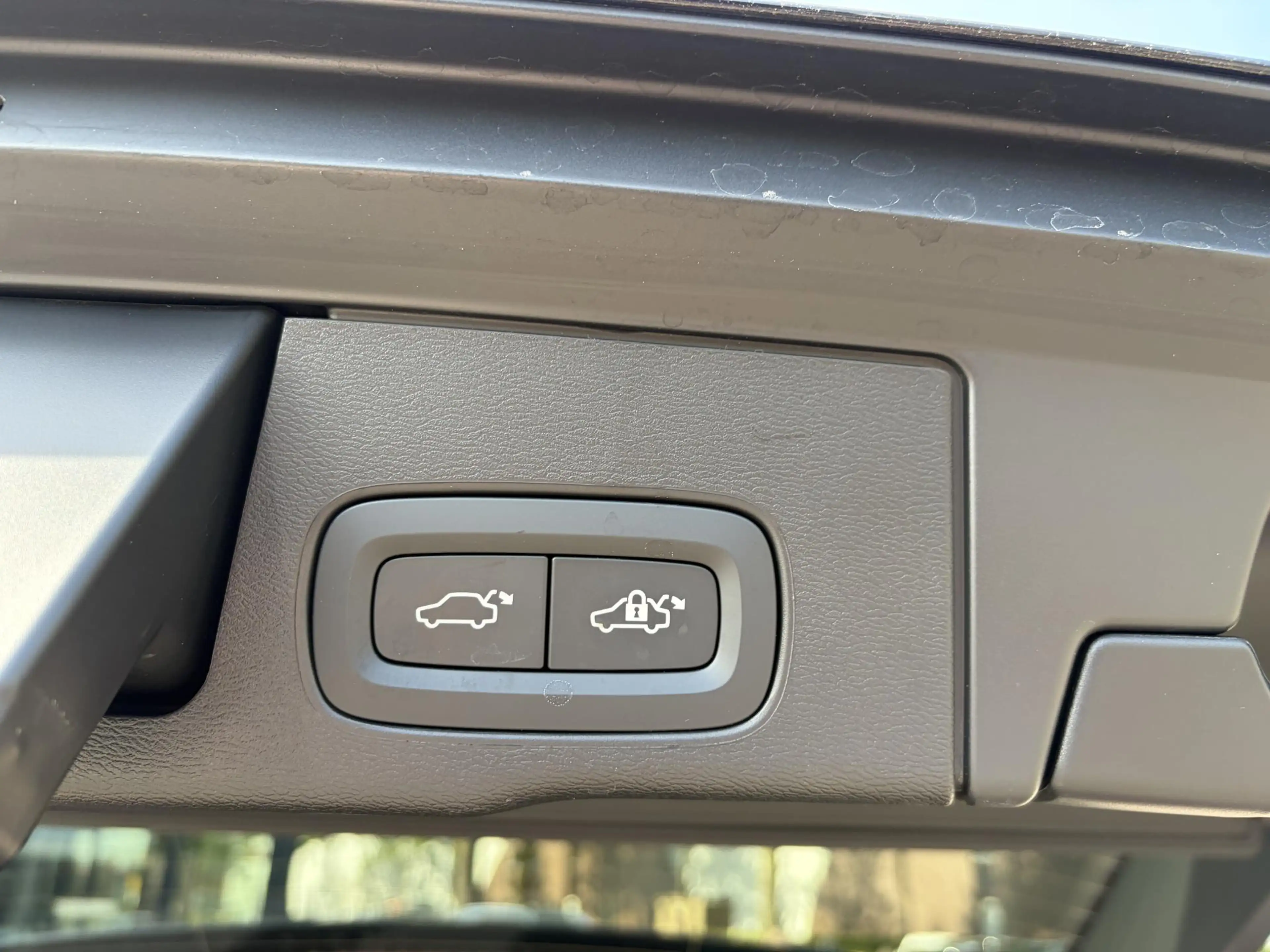 Volvo XC60 2.0 T8 Plug-in hybrid AWD Plus Dark VAN: 52.900,- — photo 12