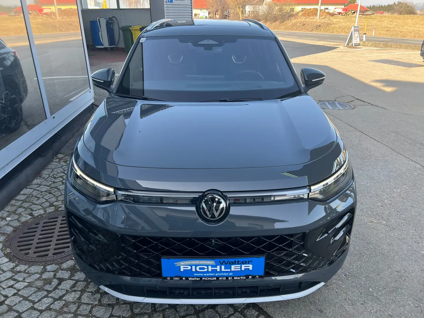 Volkswagen Tayron Sport TDI 4MOTION DSG Grau - 2