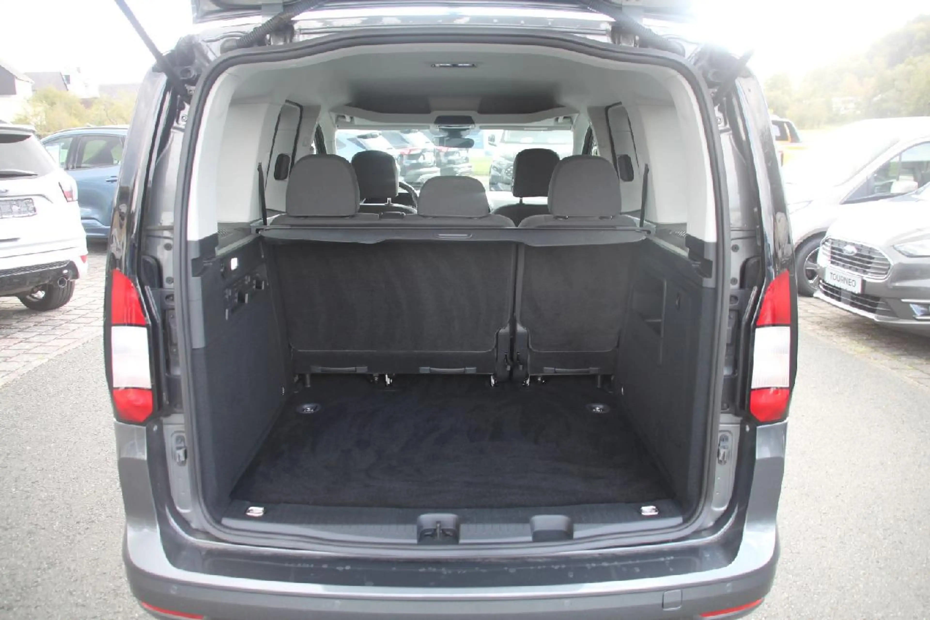 Ford Tourneo Connect Titanium+KLIMA+LED+NAVI+SHZ+LMF+ — photo 9