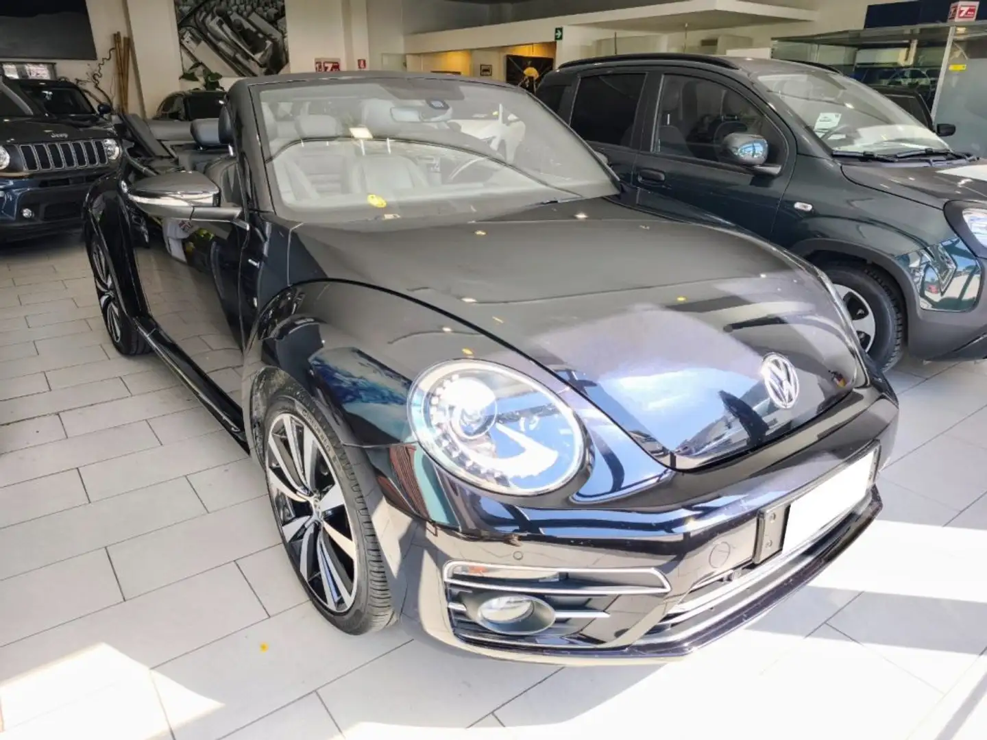 Volkswagen Maggiolino Cabrio 2.0 TDI DSG 150 CV Sport BlueMot. Tech. Noir - 2