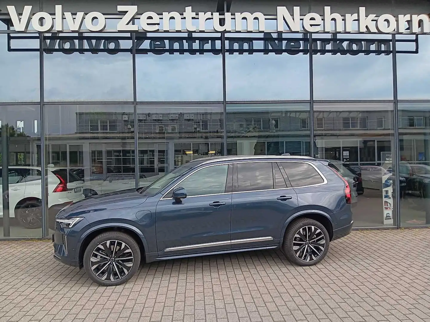 Volvo XC90 T8 AWD Plug-in Hybrid Plus Bright Azul - 2