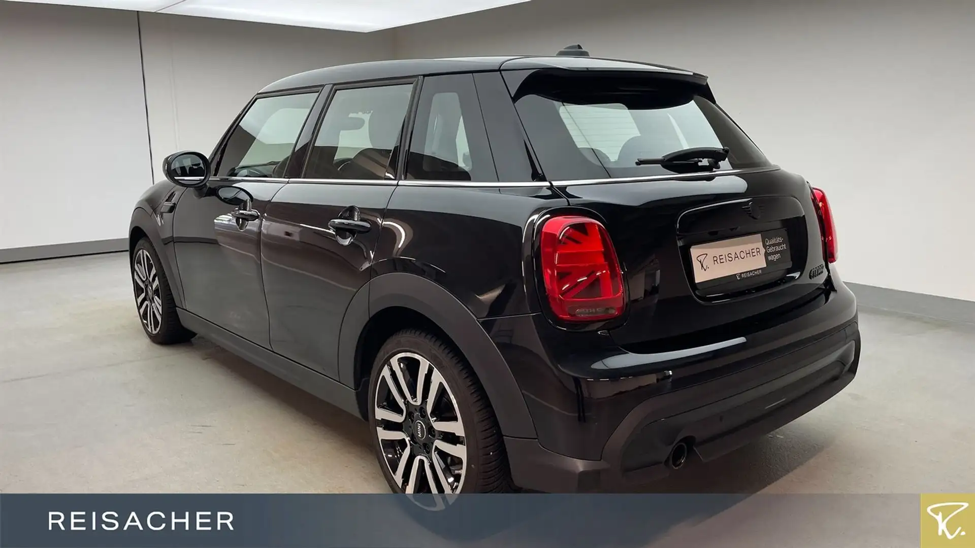 MINI Cooper A 5-türig Classic-Trim,Navi,DKG,RFK,LM17" Zwart - 2