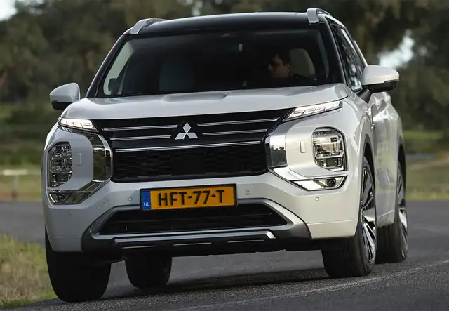 Mitsubishi Outlander 220DI-D Kaiteki AT 4WD