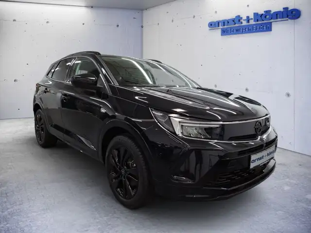 Opel Grandland view 2