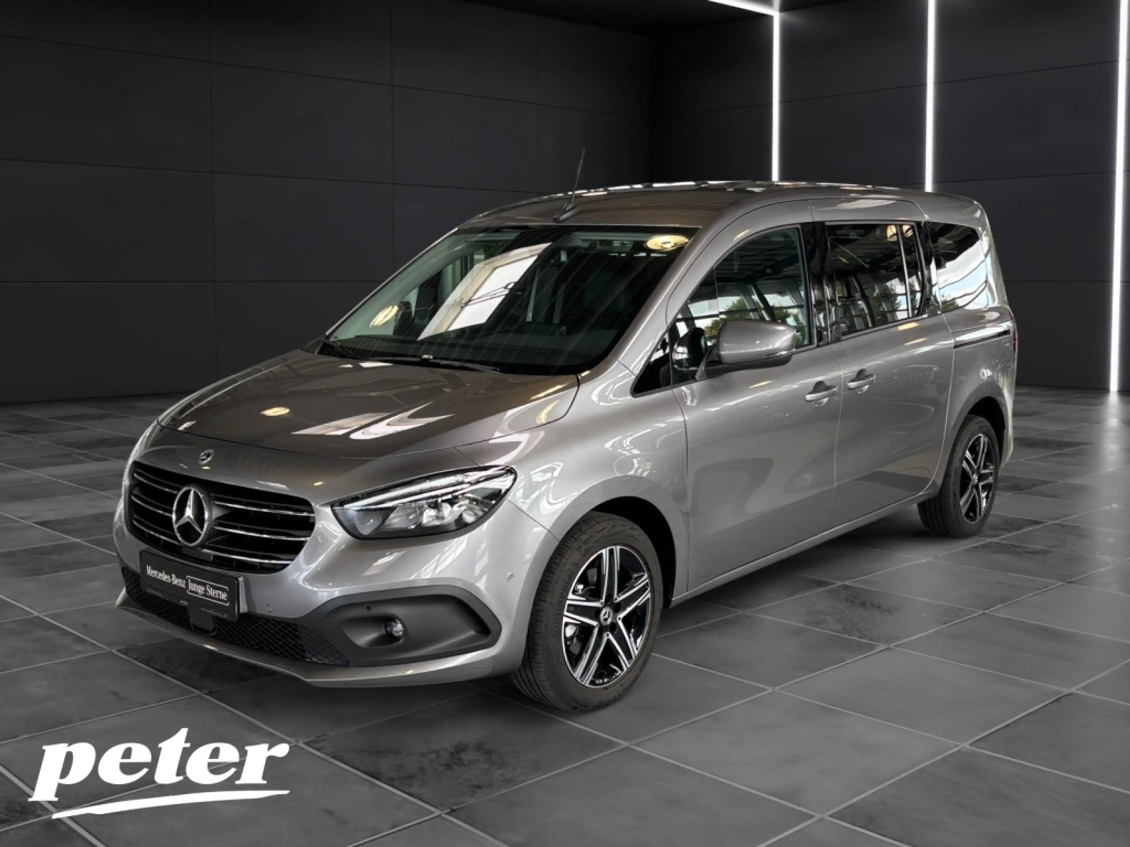Mercedes-Benz T-Class T 180 lang Progressive Editon 7-Sitzer*LED