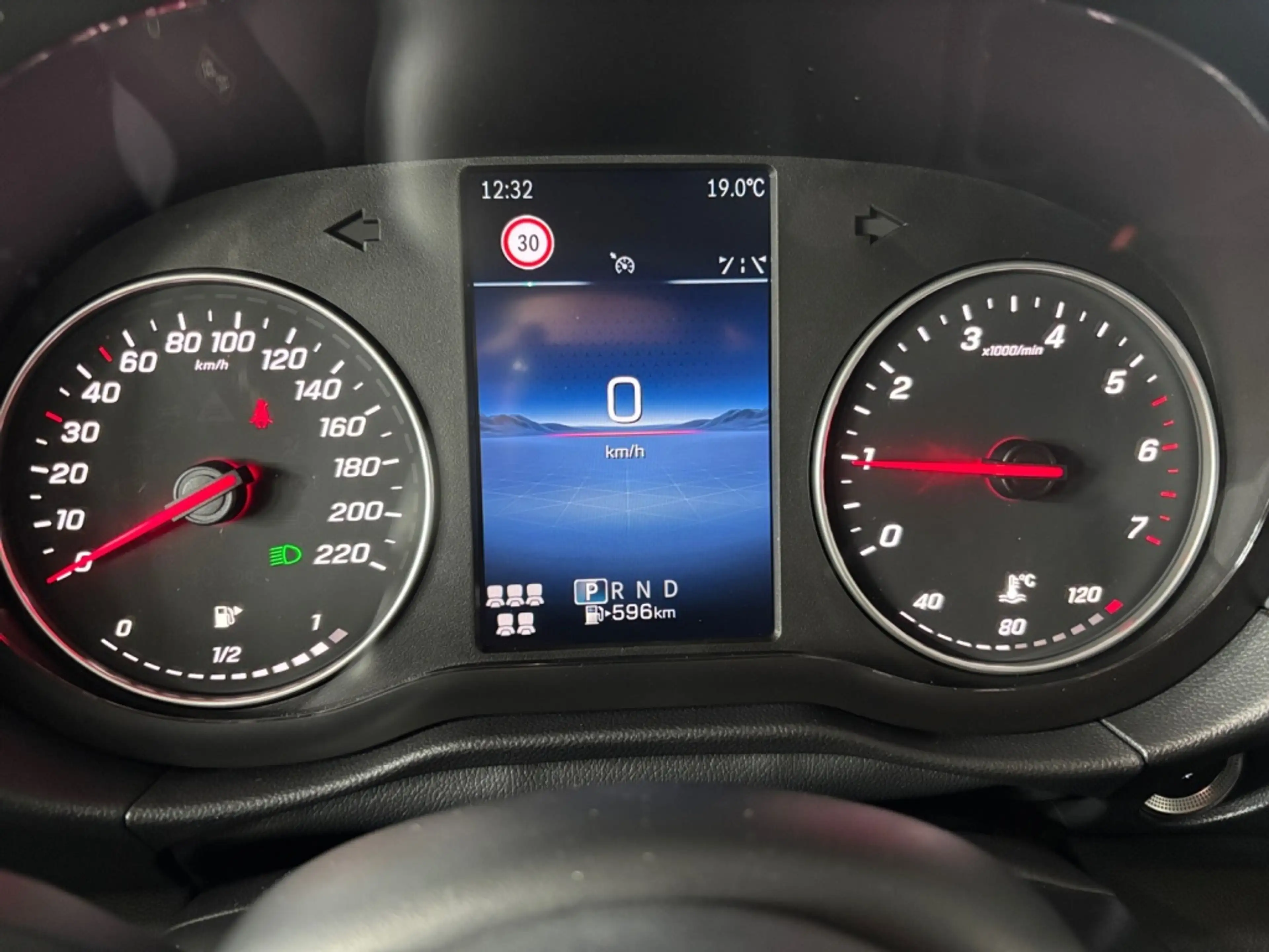 Mercedes-Benz T-Class T 180 lang Progressive Editon 7-Sitzer*LED — photo 9