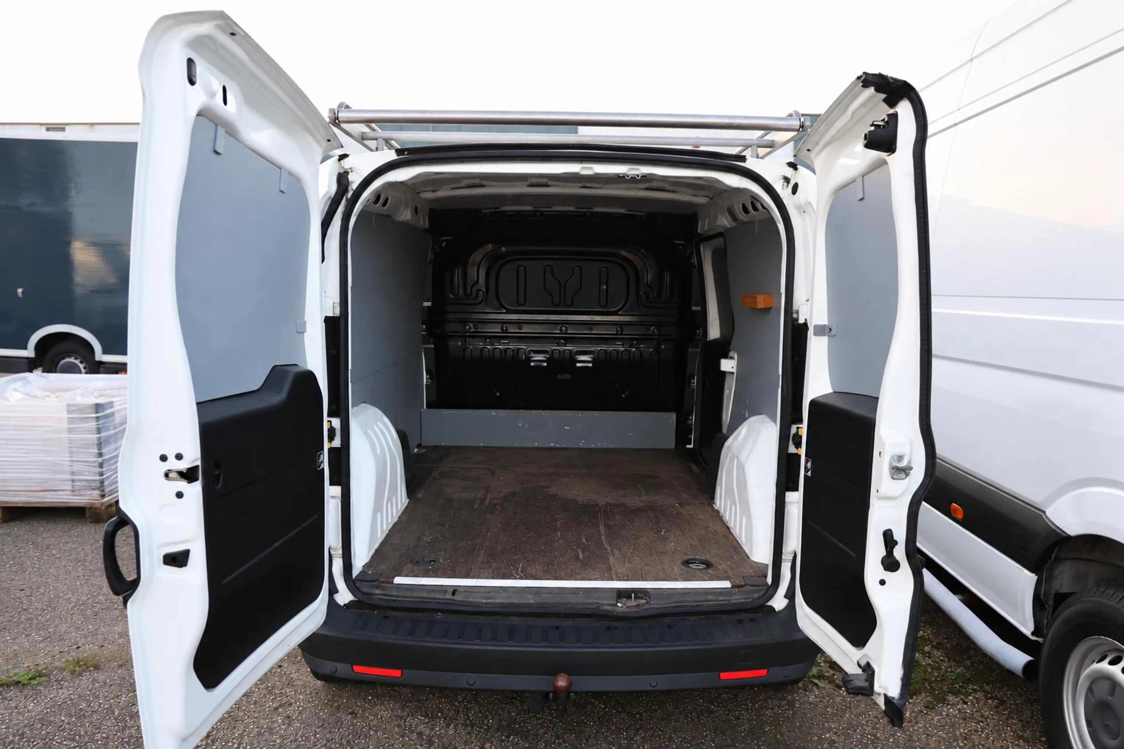 Fiat Doblo Cargo 1.6 MJ L2H1 Maxi 3 persoons — photo 4