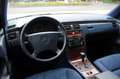 Mercedes-Benz E 240 Avantgarde | Youngtimer | Automaat | Onderhoud 100 Grijs - thumbnail 10