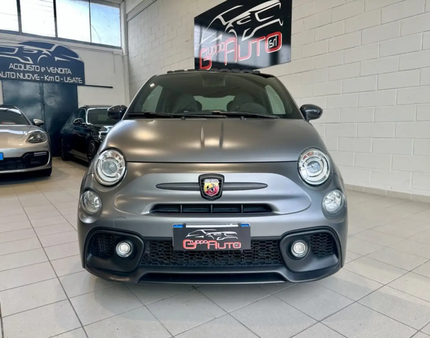 Abarth 500 1.4 Turbo T-Jet 180CV Esseesse *FULL OPTIONAL* Grau - 2