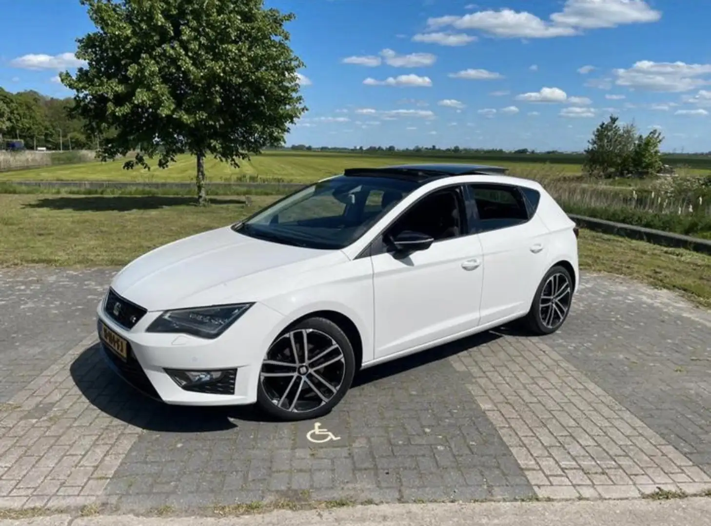 SEAT Leon 1.4 EcoTSI FR Wit - 1