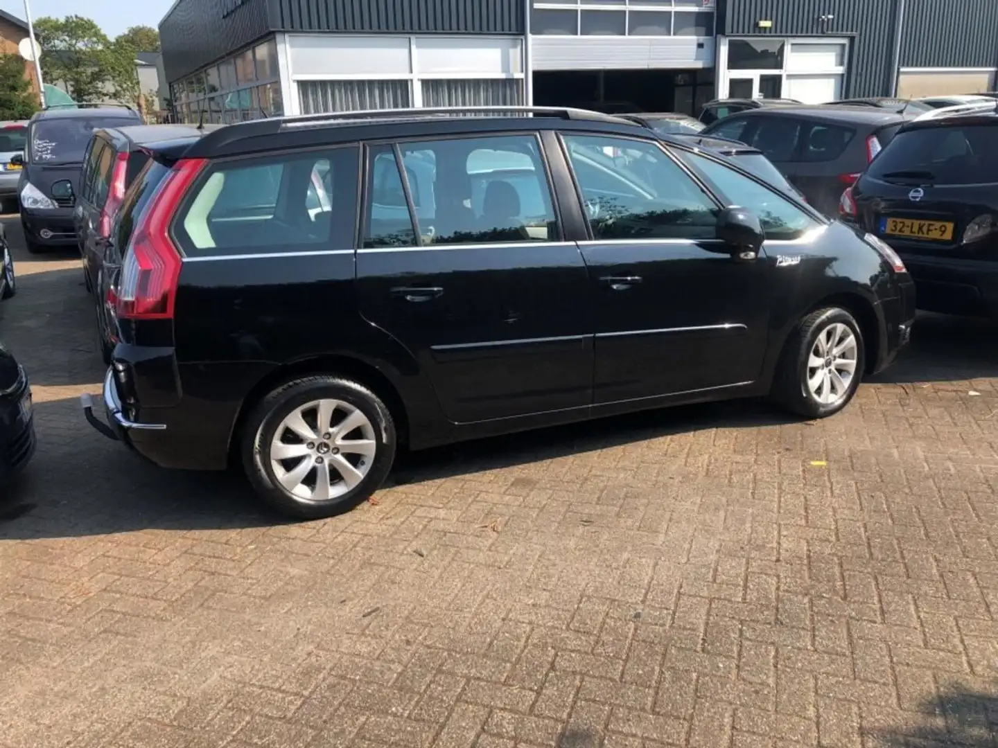 Citroen Grand C4 Picasso 1.6 VTi Ambiance 7p 528 Negro - 2