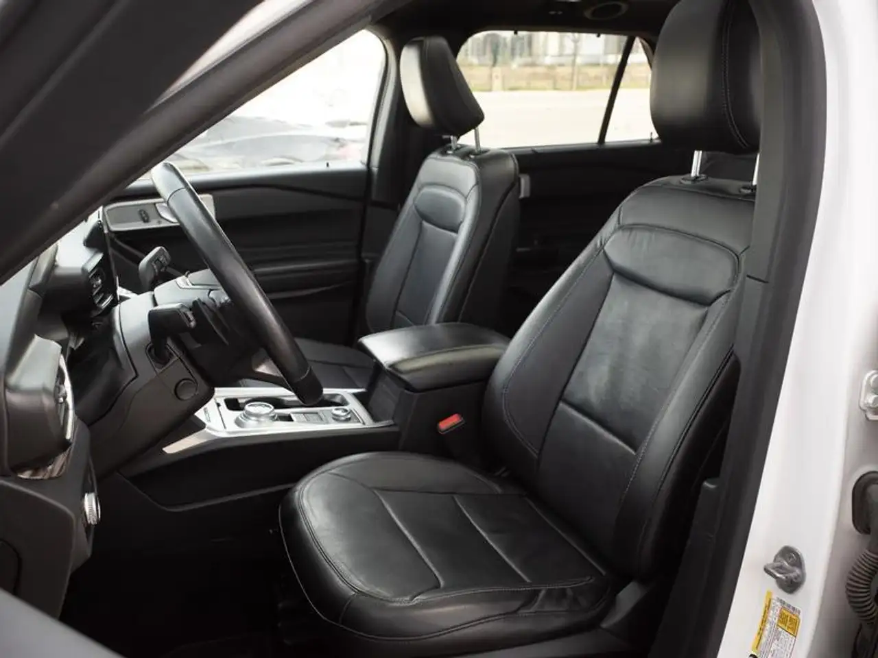 Ford Explorer снимка Ford Explorer