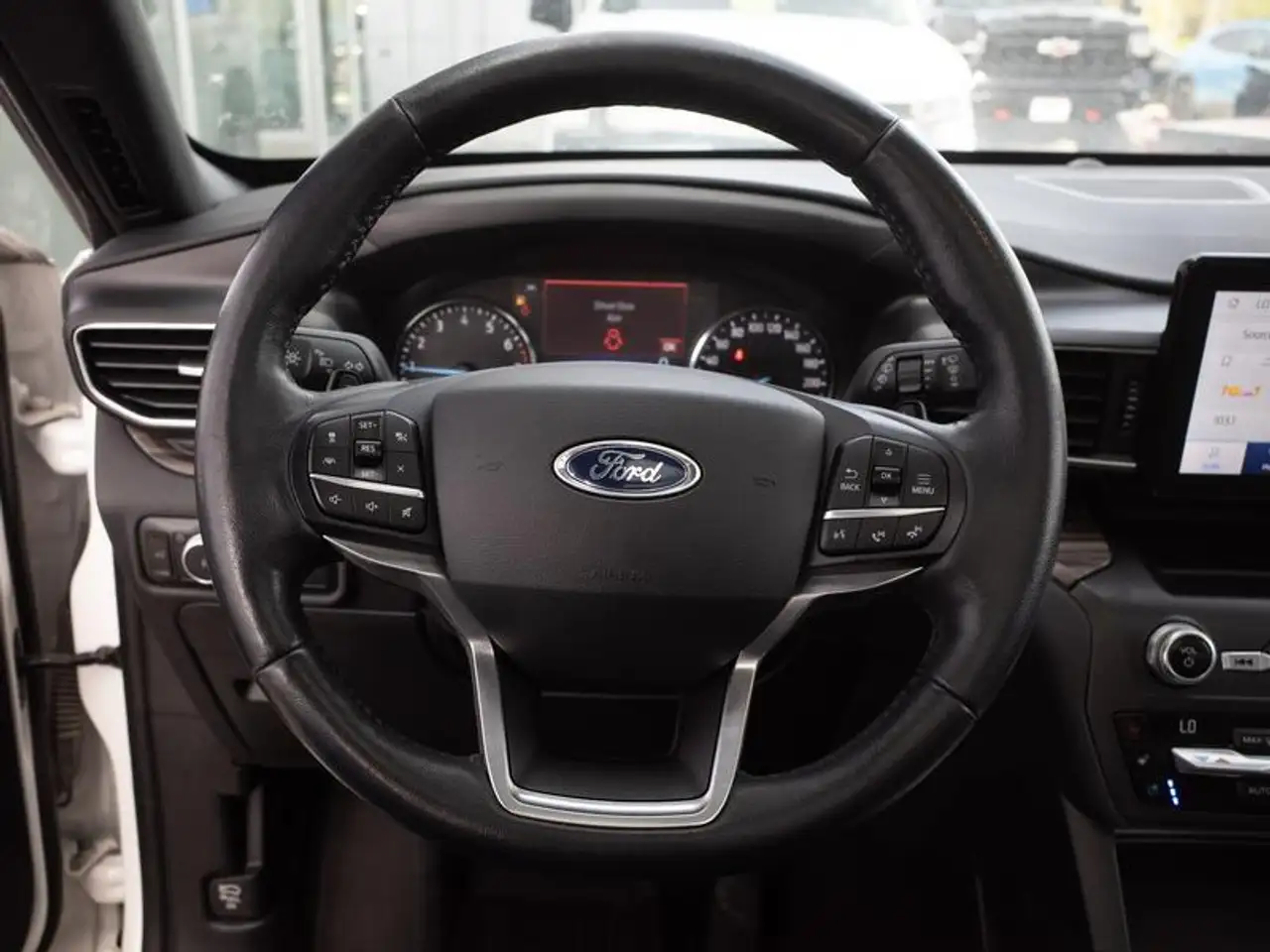 Ford Explorer снимка Ford Explorer