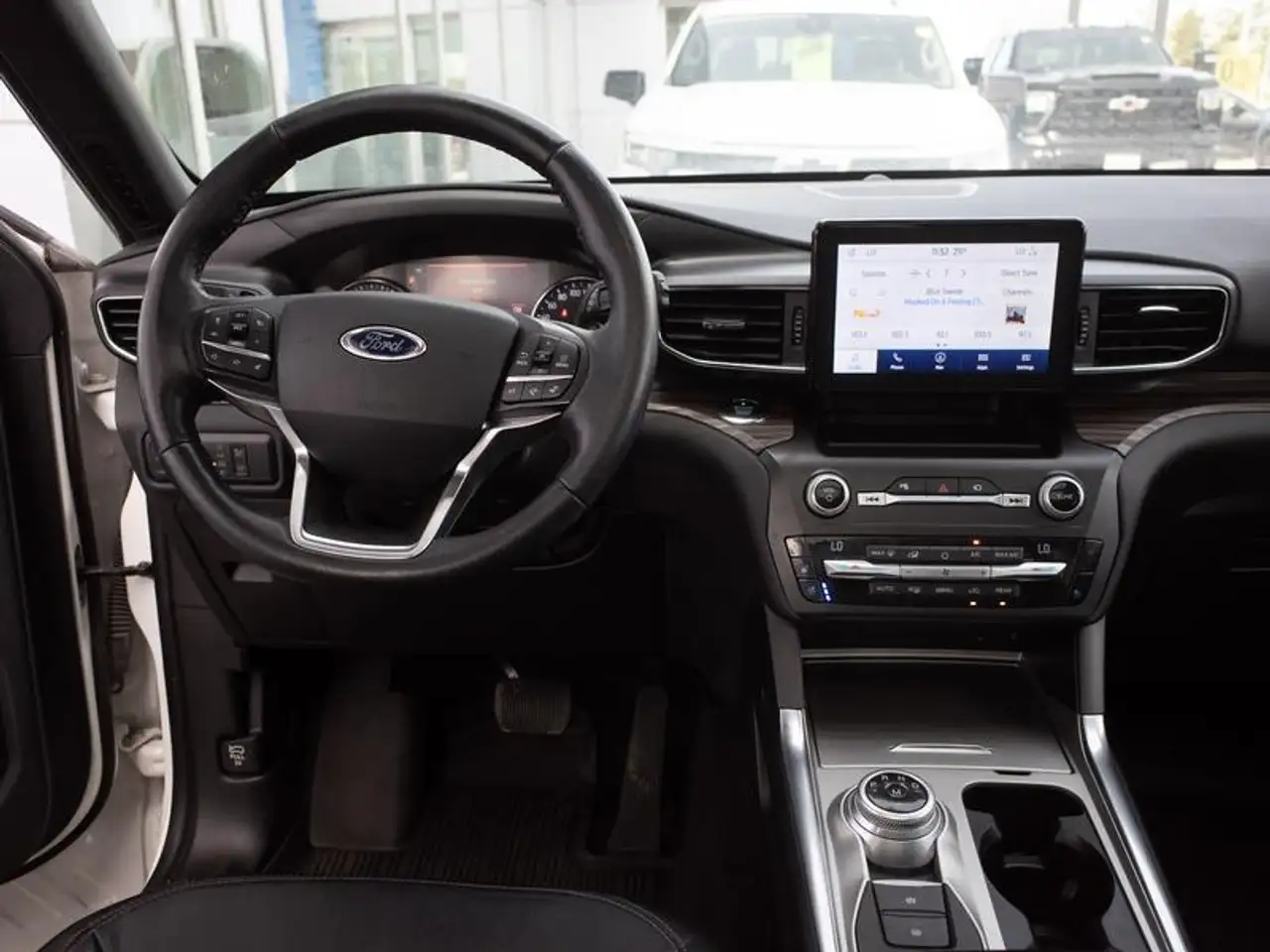 Ford Explorer снимка Ford Explorer