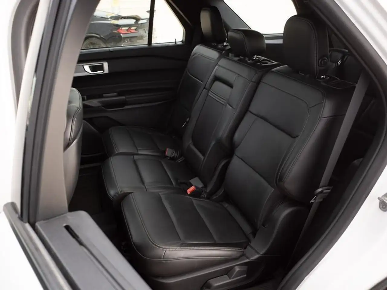 Ford Explorer снимка Ford Explorer