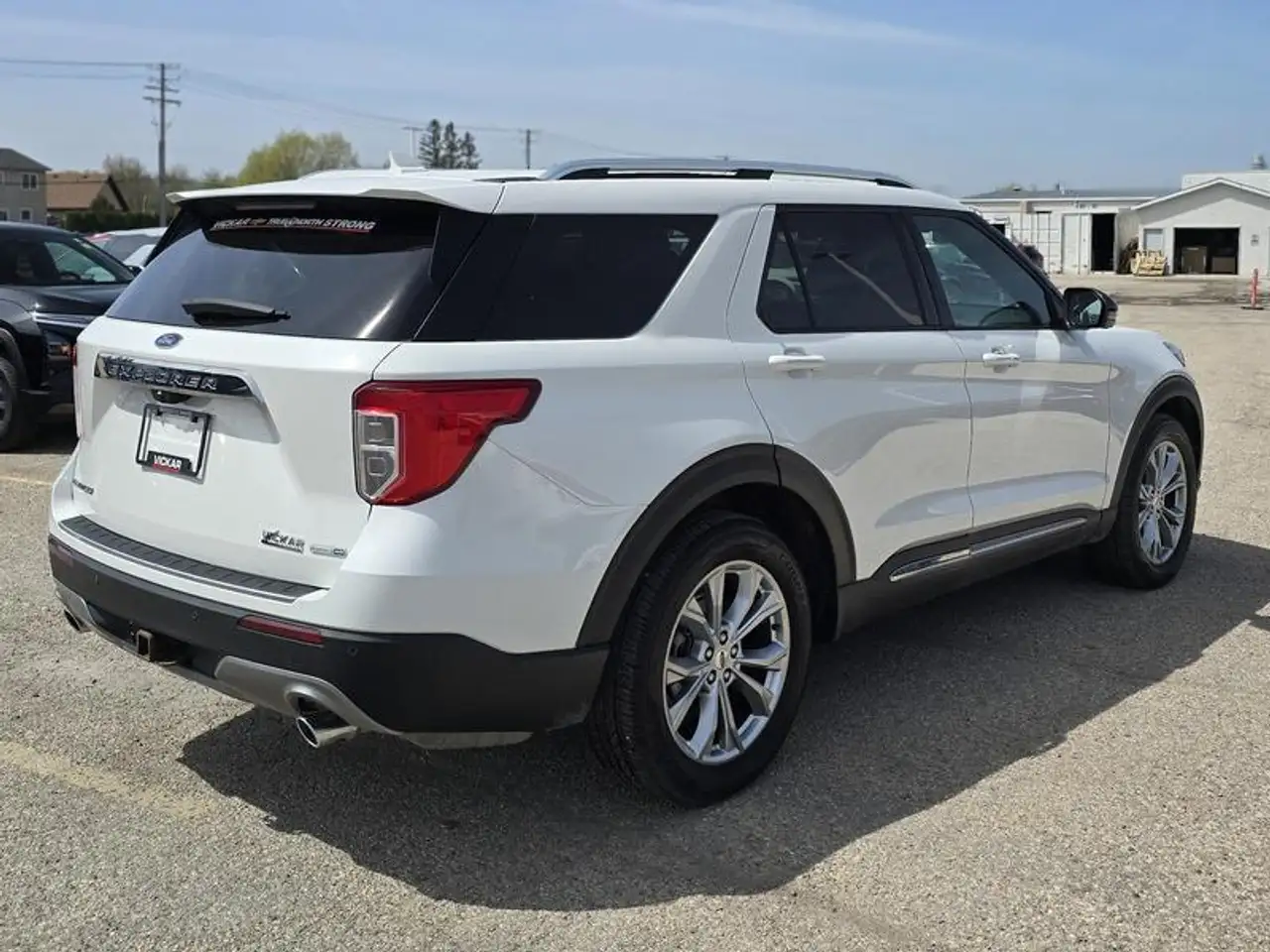 Ford Explorer снимка Ford Explorer