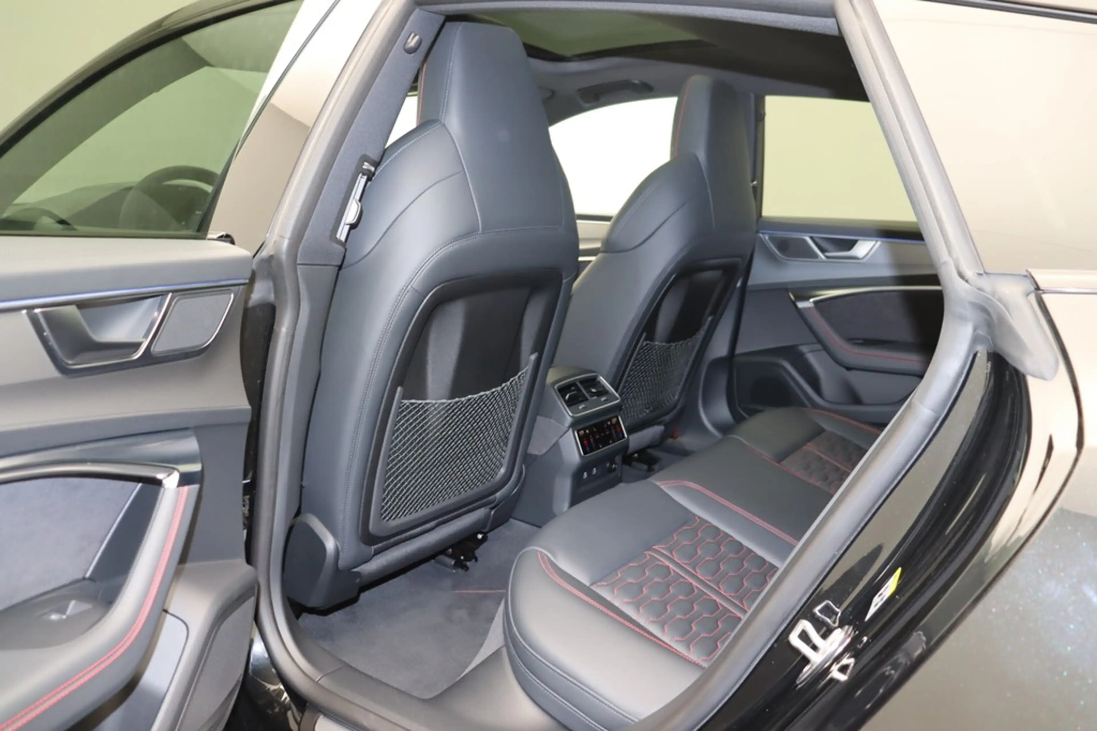 Audi RS7 Sportback 4.0 TFSI quattro . Matrix Navi B&O — photo 12