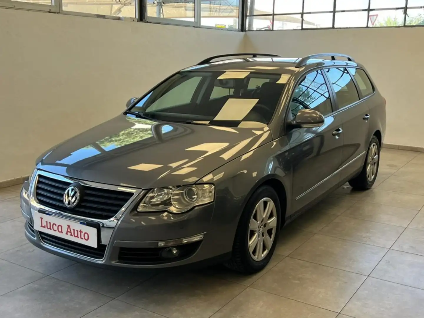 Volkswagen Passat 2.0 TDI 140CV *DISTRIB.ESEGUITA* Grigio - 1