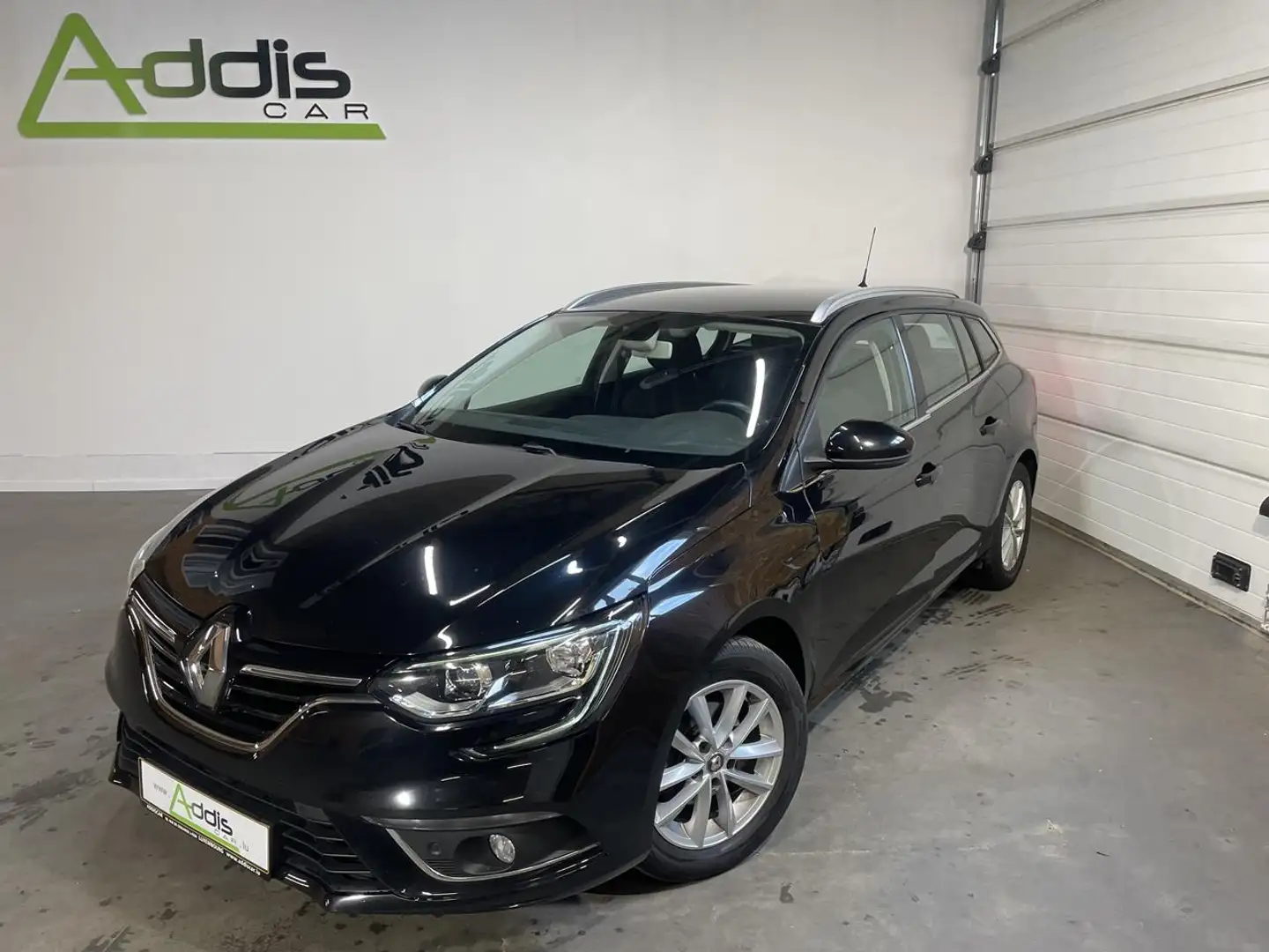 Renault Megane IV ESTATE 1.5 BlueDCI 115 CORPORATE GPS Noir - 1