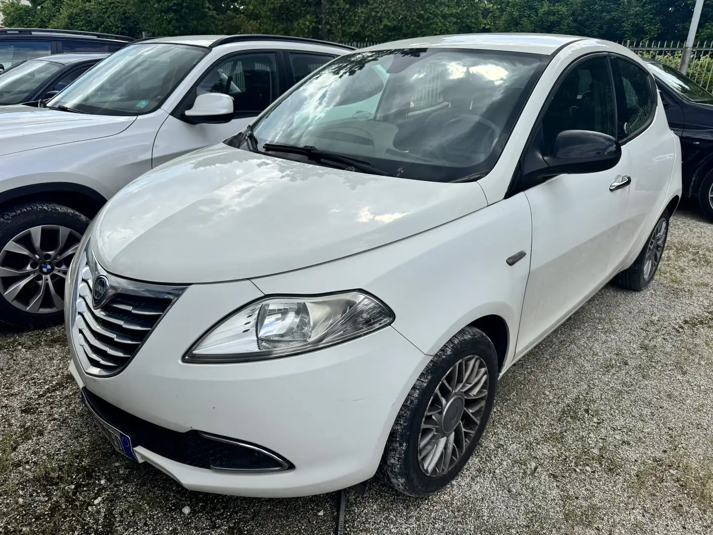 Lancia Ypsilon 1.2 8v Gold ecochic Gpl 69cv Blanc - 2