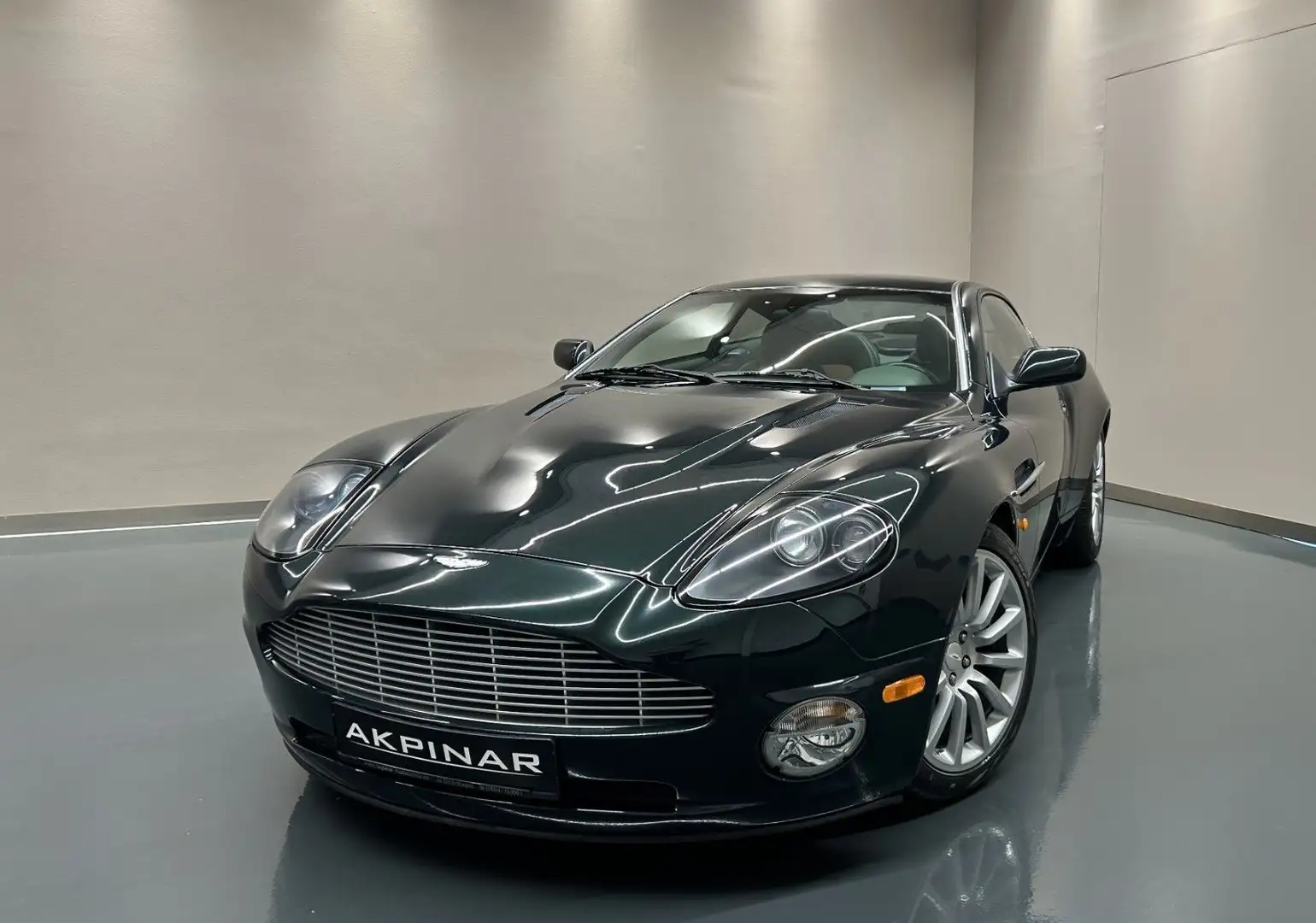 Aston Martin Vanquish V12 Coupe 2+2 * *SAMMLERZUSTAND* * Groen - 1