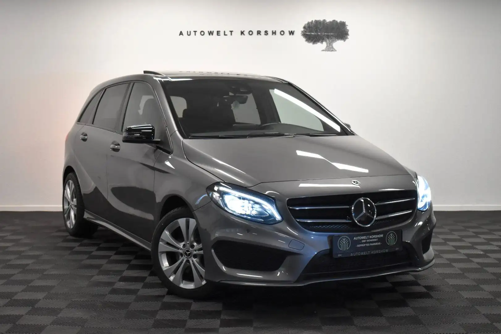 Mercedes-Benz B 250 4Matic AMG LINE*PANO*AHK*LED*DISTRONIC PRO Gris - 1