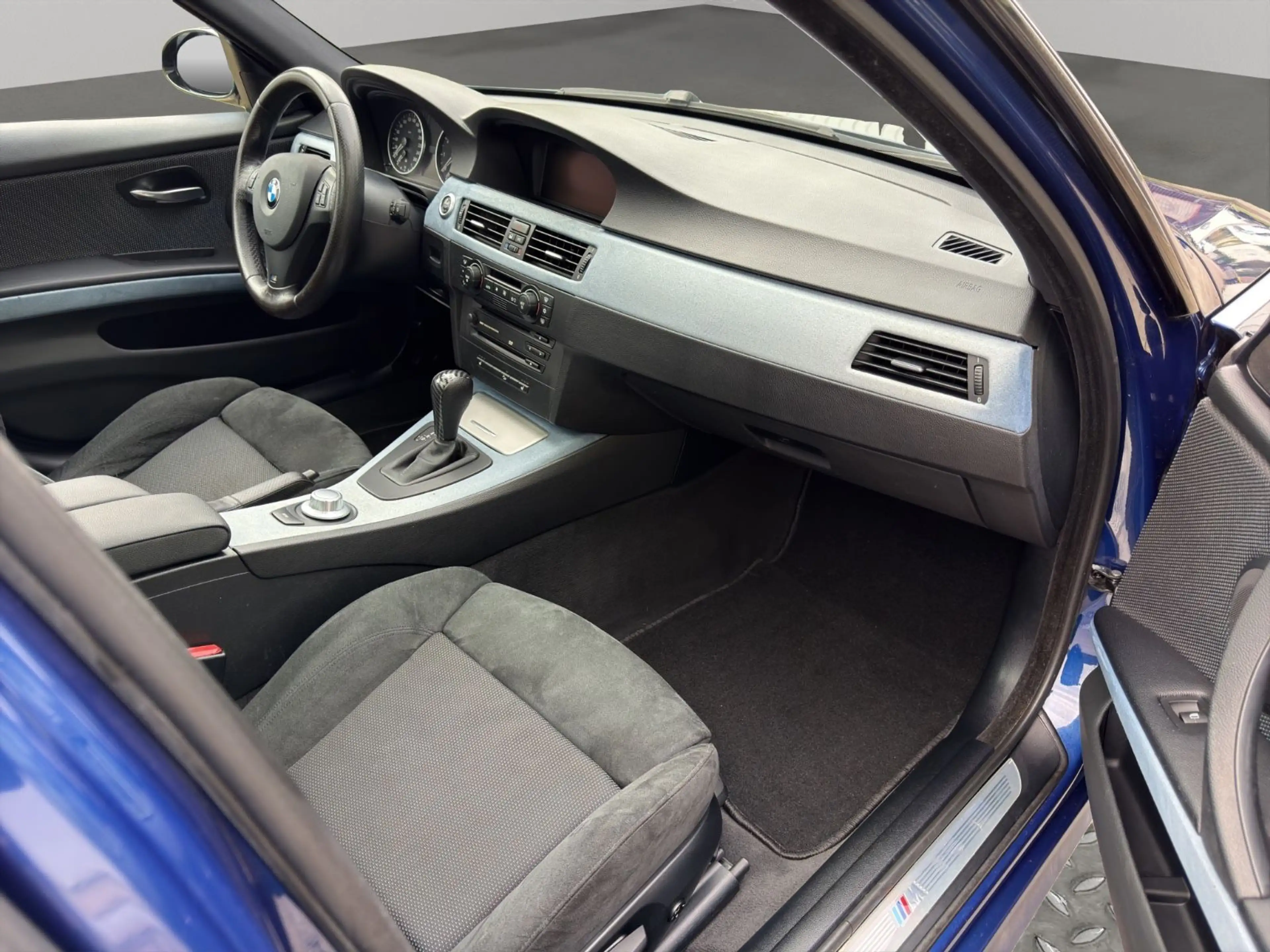 BMW 325 i i xDrive Touring M-Paket TÜV NEU AHK — photo 11