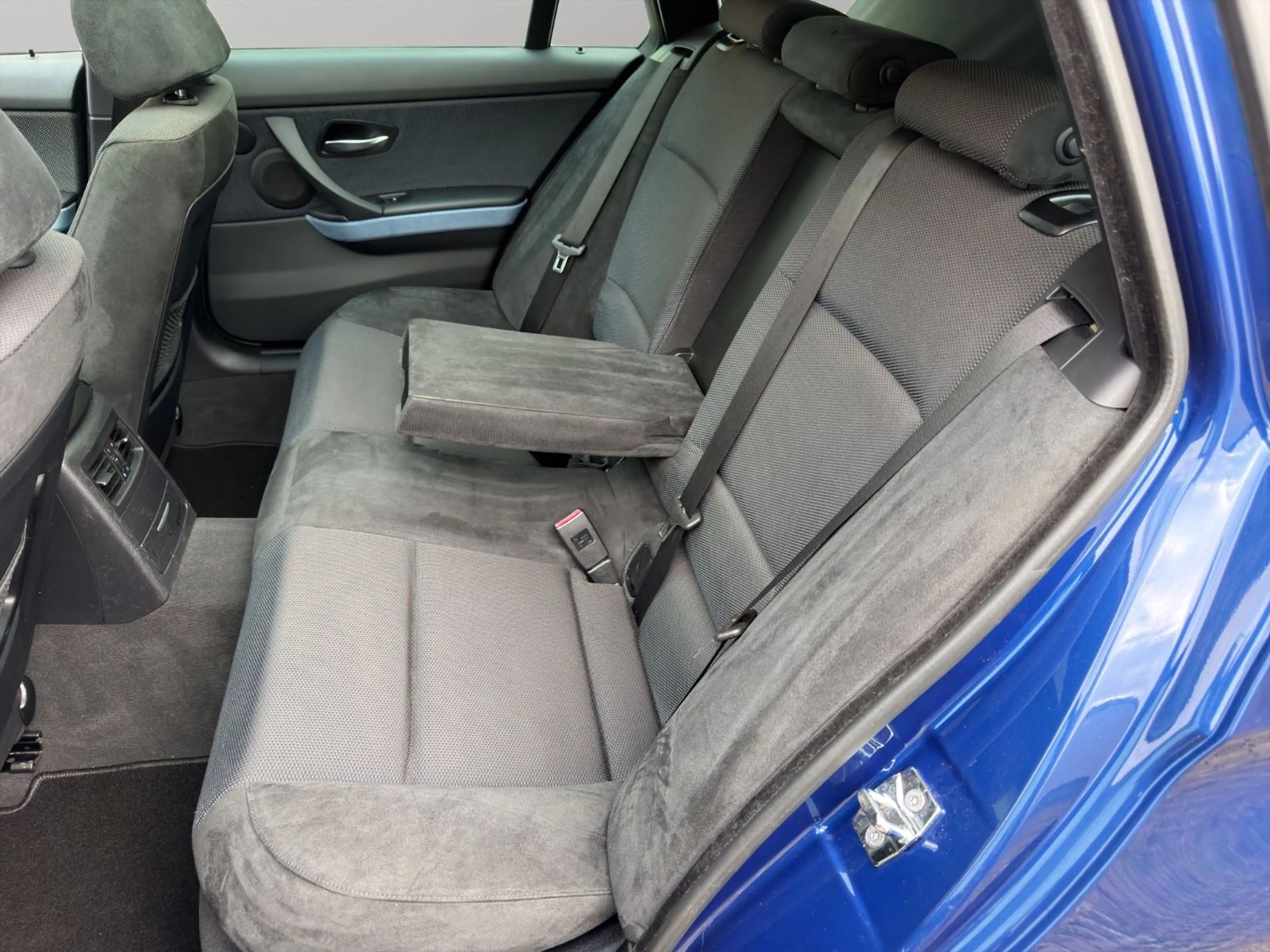 BMW 325 i i xDrive Touring M-Paket TÜV NEU AHK — photo 15