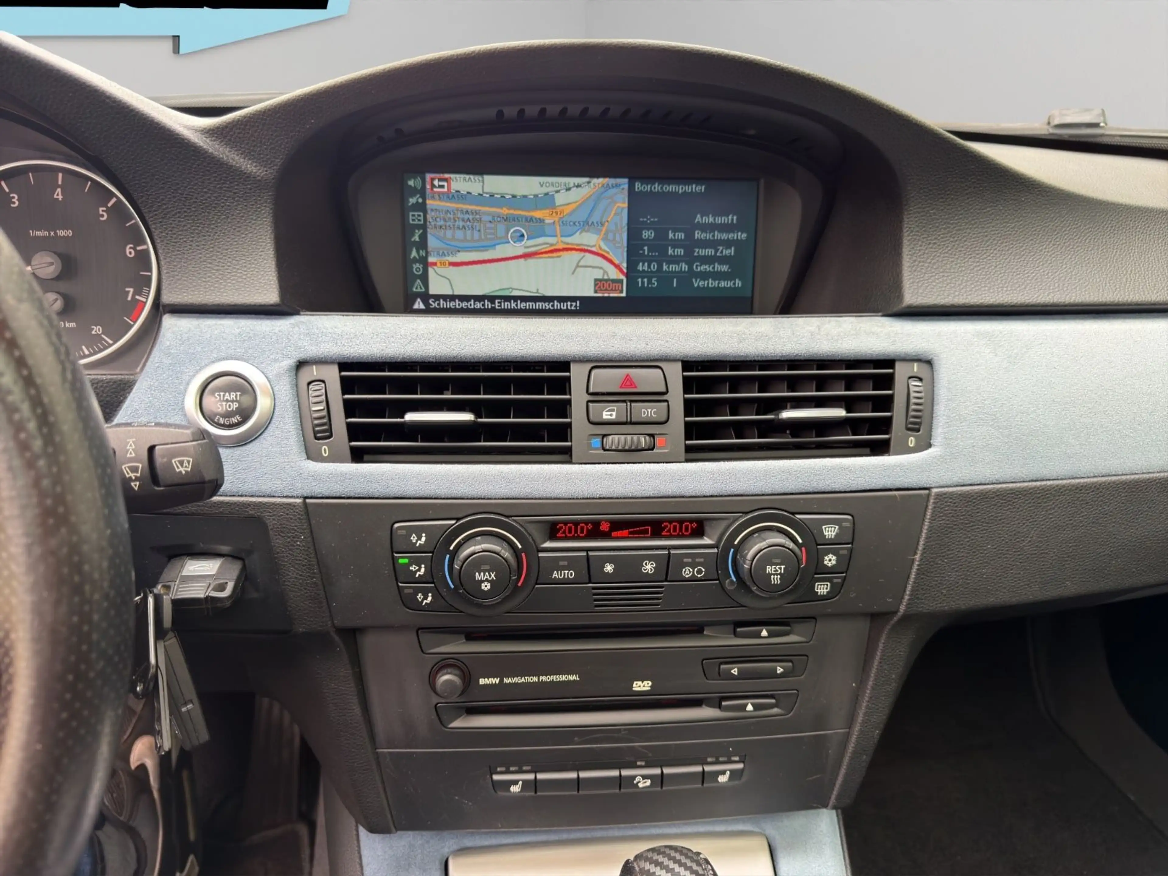BMW 325 i i xDrive Touring M-Paket TÜV NEU AHK — photo 13