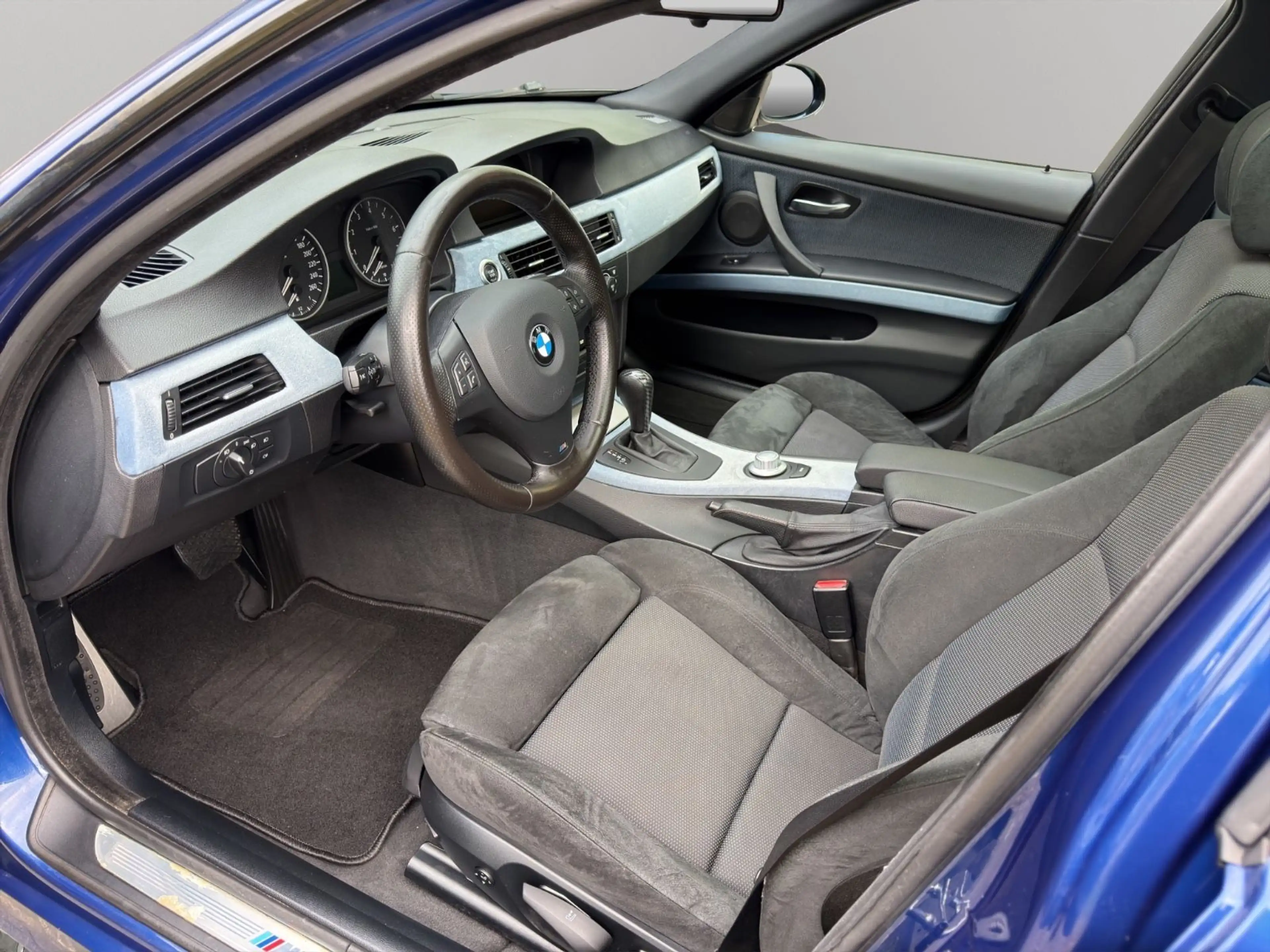 BMW 325 i i xDrive Touring M-Paket TÜV NEU AHK — photo 10
