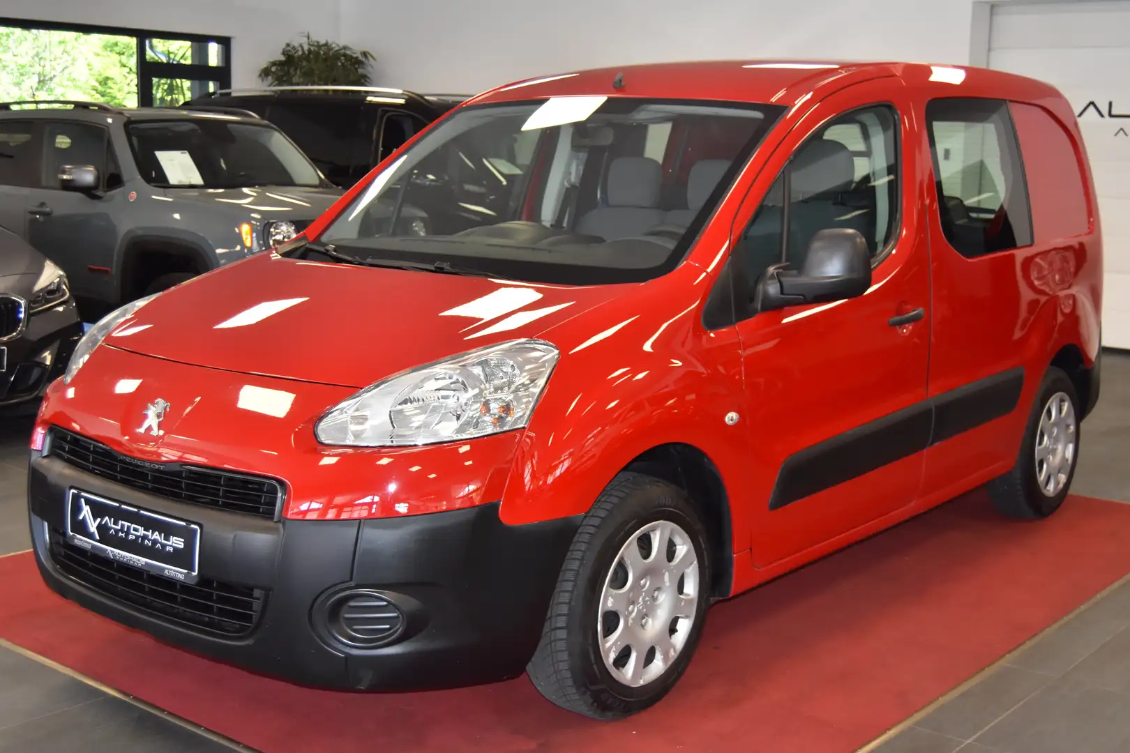 Peugeot Partner L1 Komfort~AHK~6 SITZER~KLIMA~TÜV~EURO5 Rot - 2