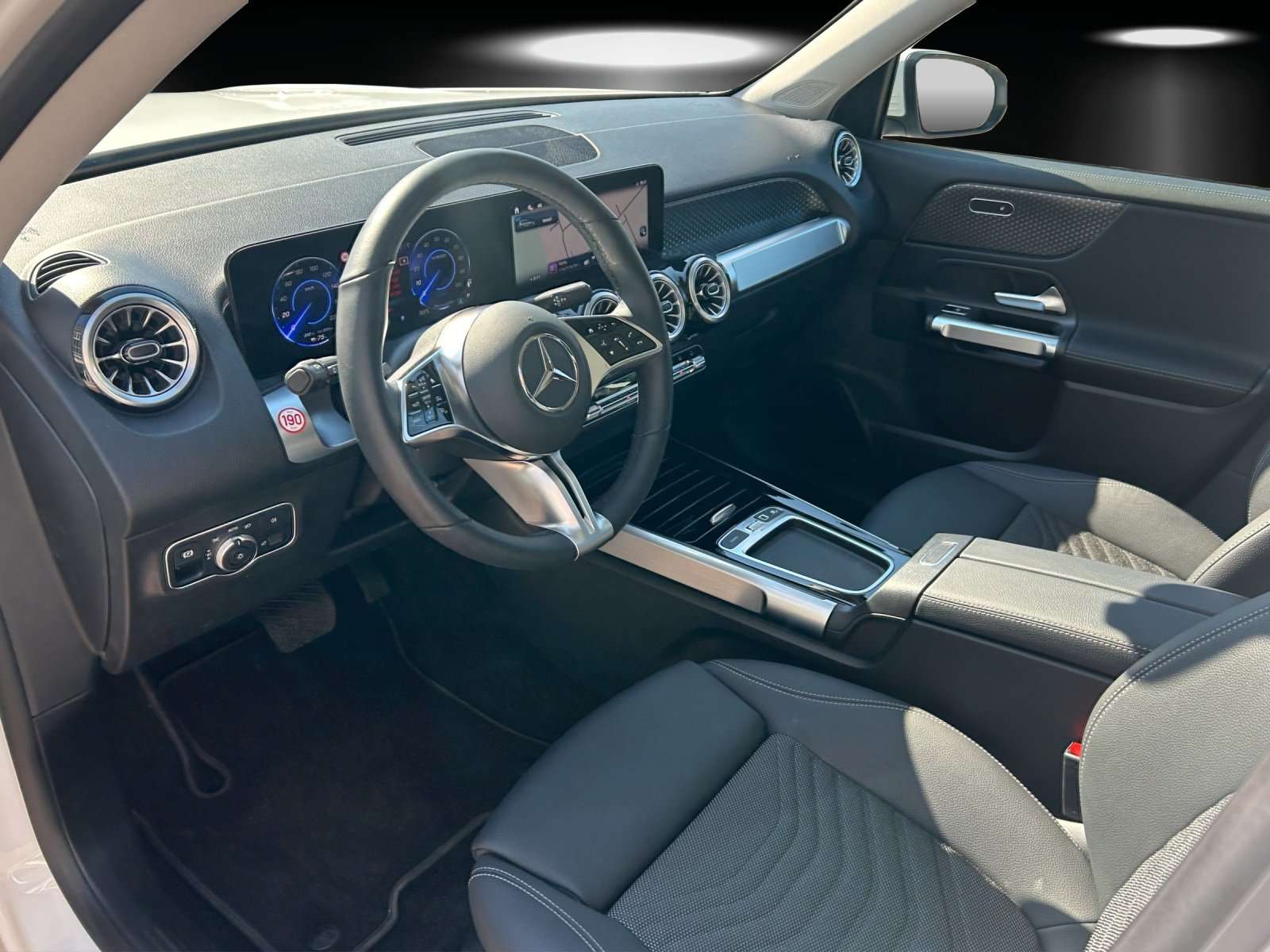 Mercedes-Benz EQB