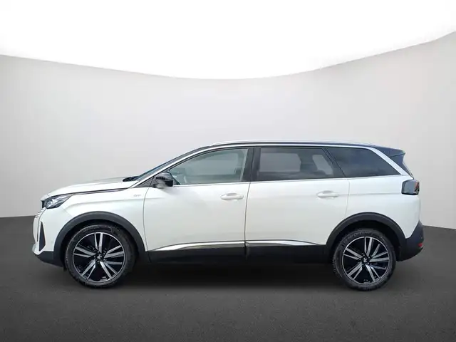Peugeot 5008 view 5