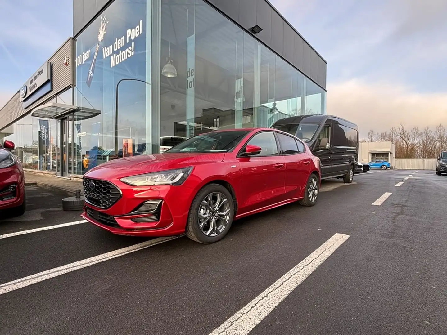 Ford Focus ST LINE Rouge - 1